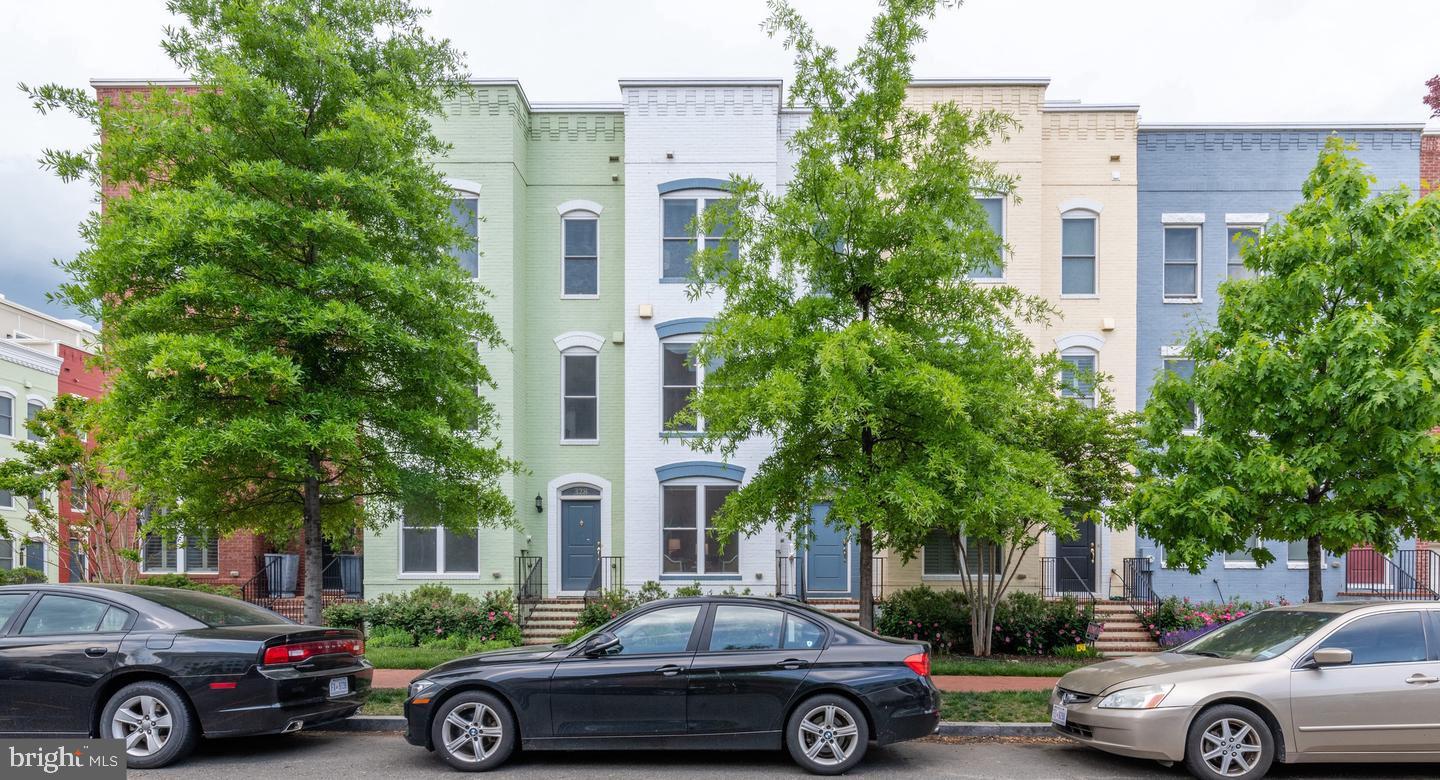 NAVY YARD - Residential