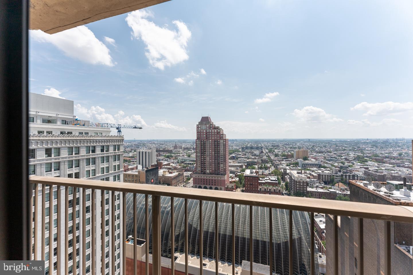 AVENUE OF THE ARTS - Residential