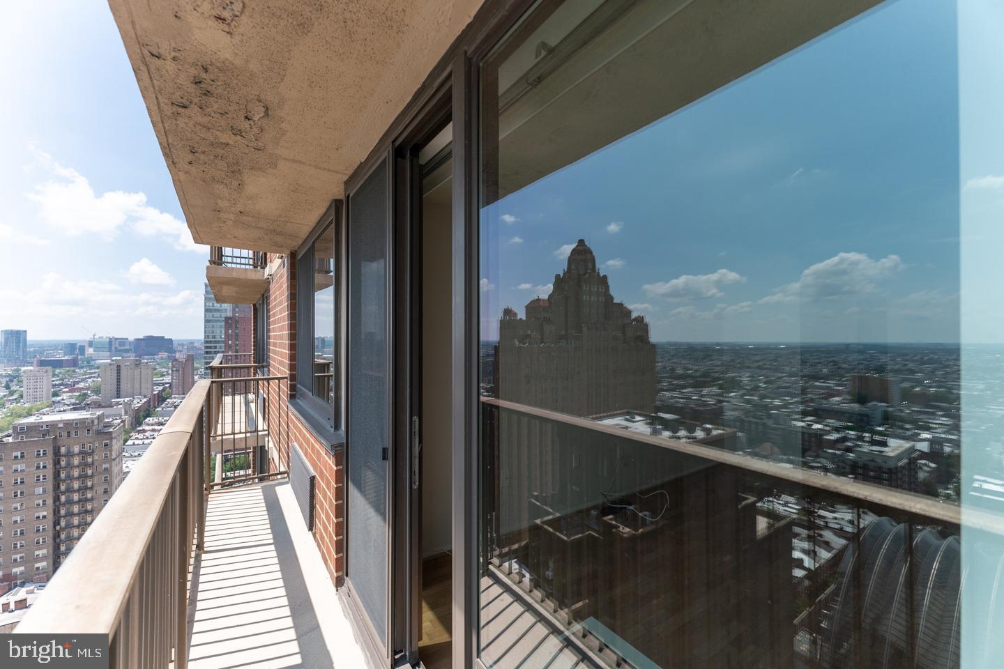 AVENUE OF THE ARTS - Residential