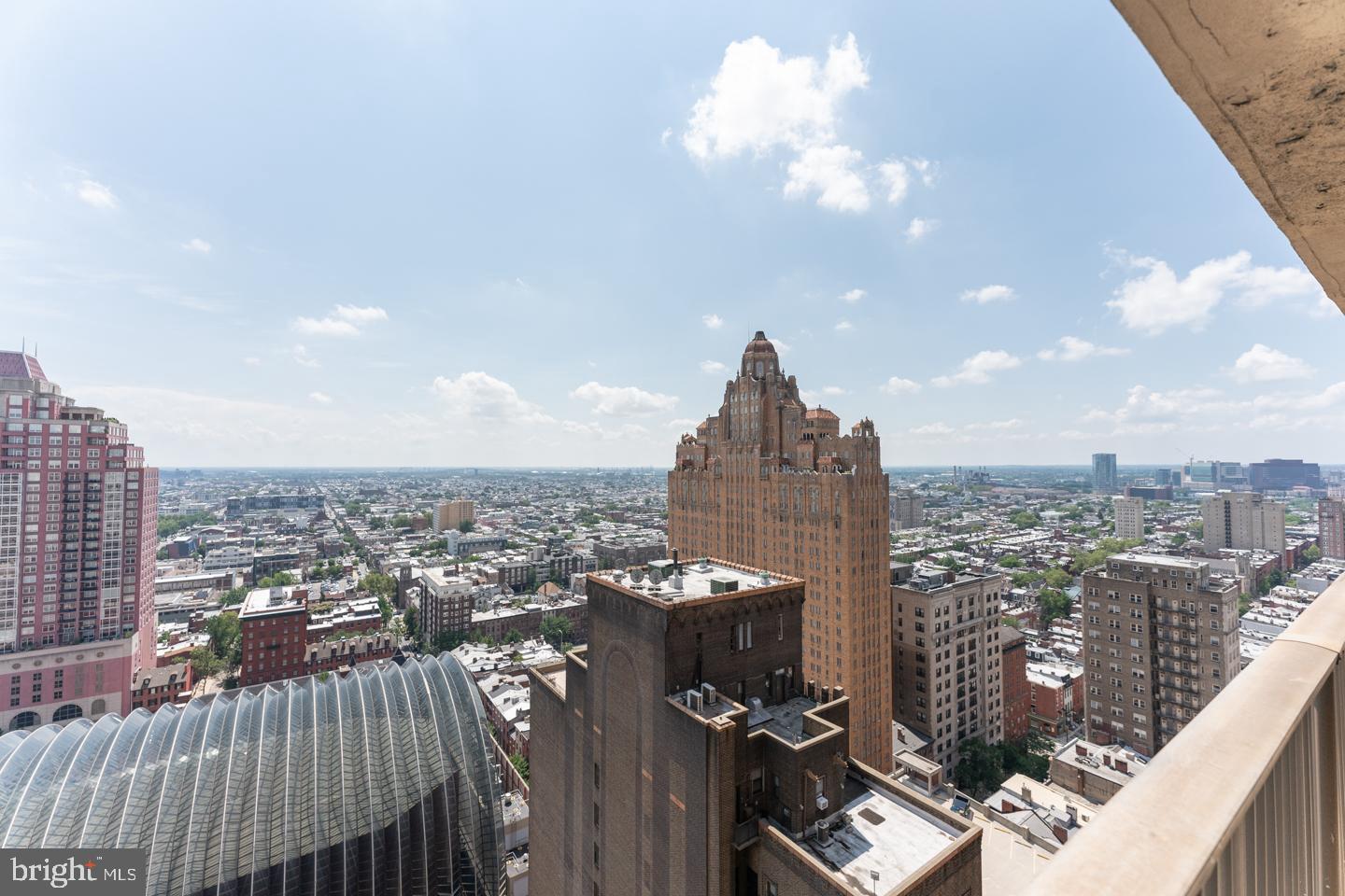 AVENUE OF THE ARTS - Residential