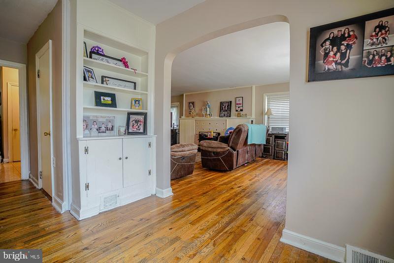 UPPER SOUTHAMPTON - Residential
