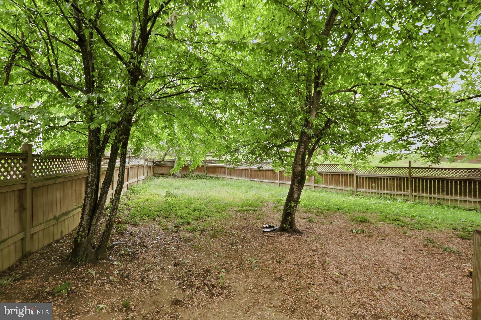 COUNTRY CLUB LAKE - Residential