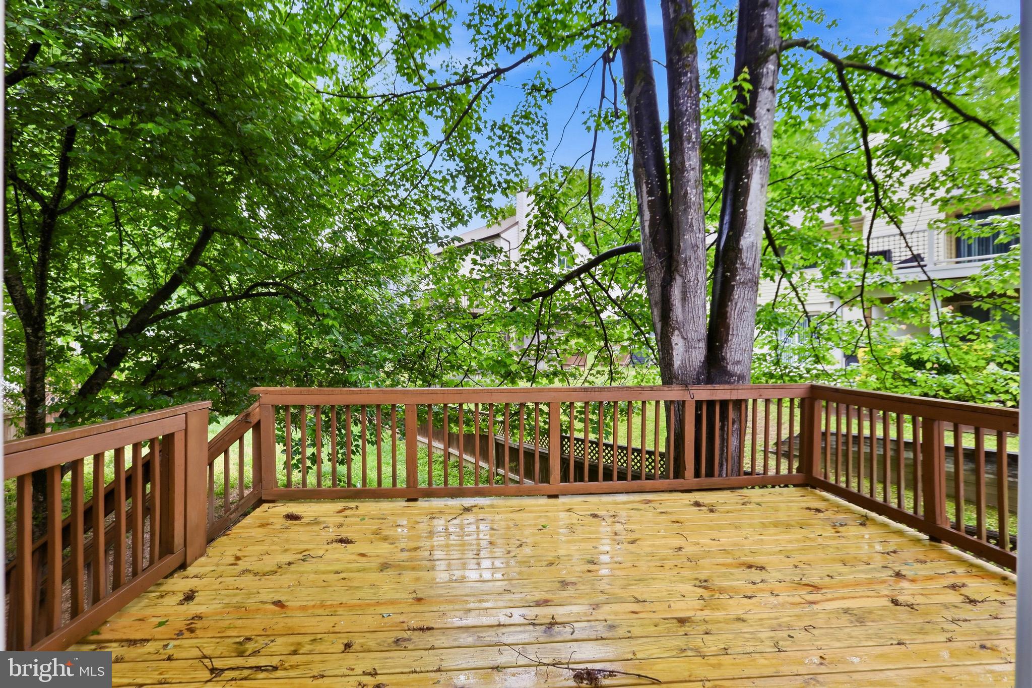 COUNTRY CLUB LAKE - Residential