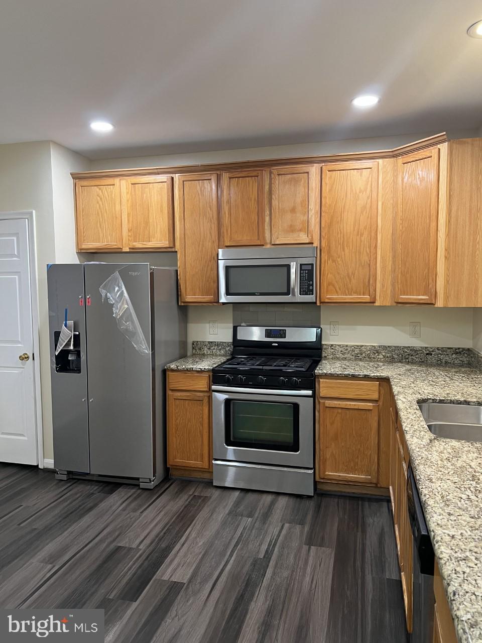 SHEFFIELD MANOR - Residential Lease