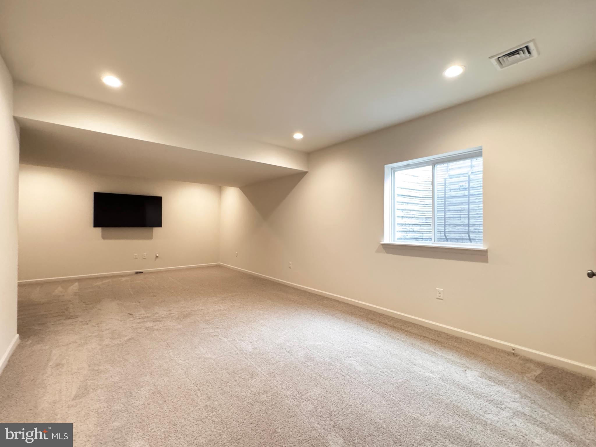 LOGAN GREENE - Residential