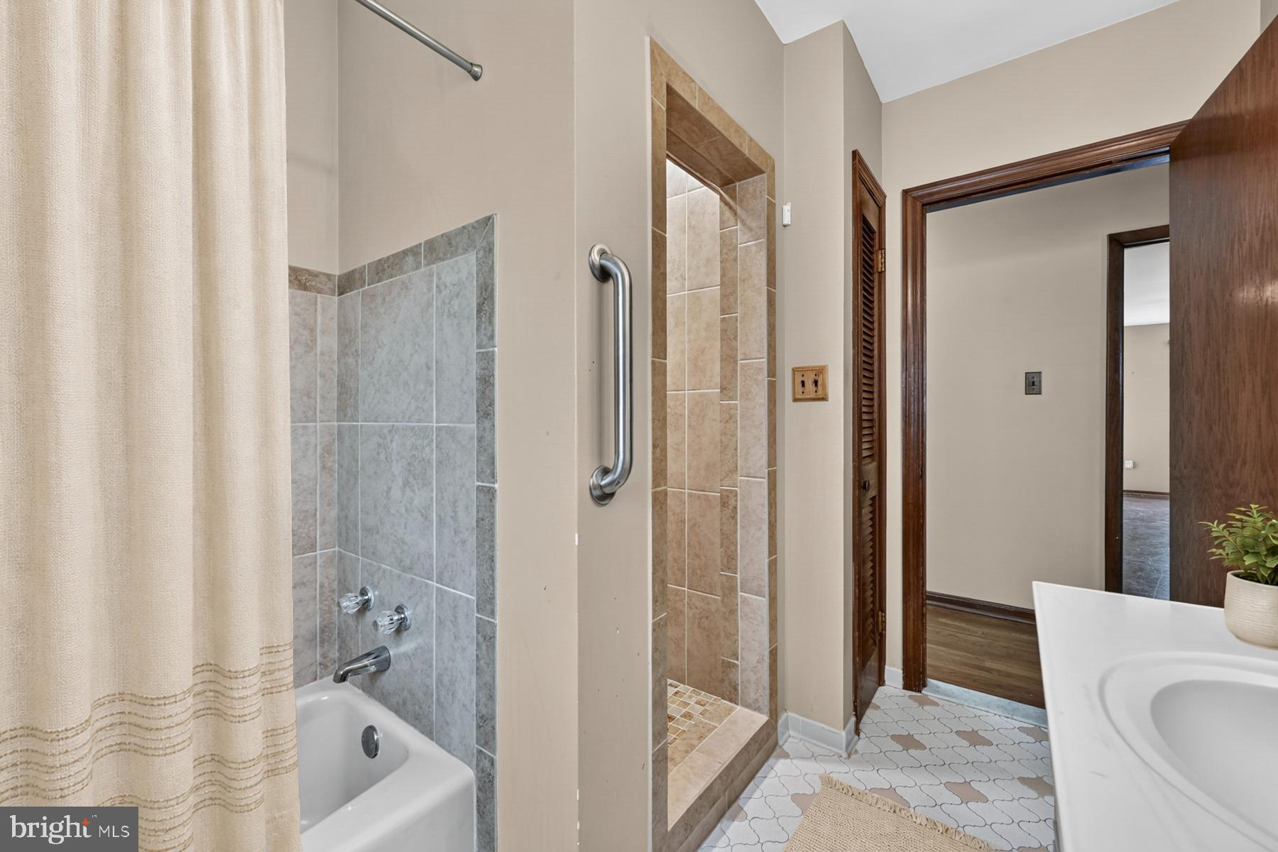 CAPE ST CLAIRE - Residential