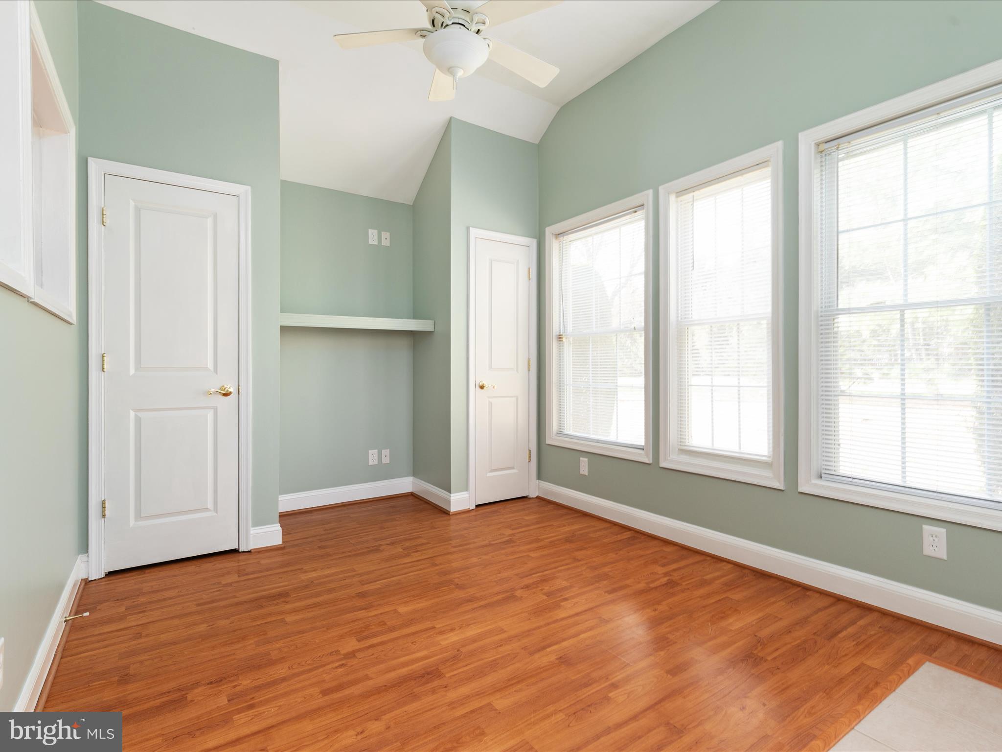 WILLOW LAWN COTTAGES - Residential