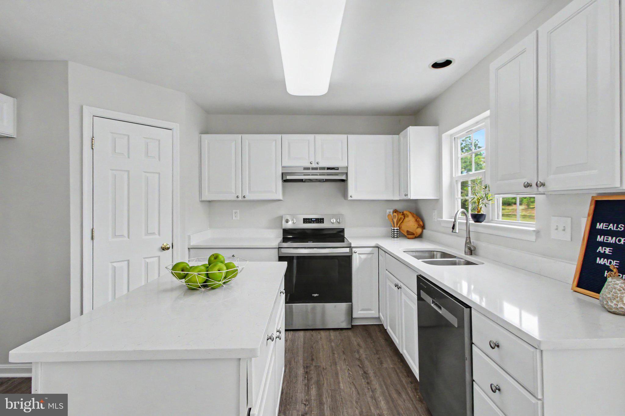 BISCAYNE WOODS - Residential