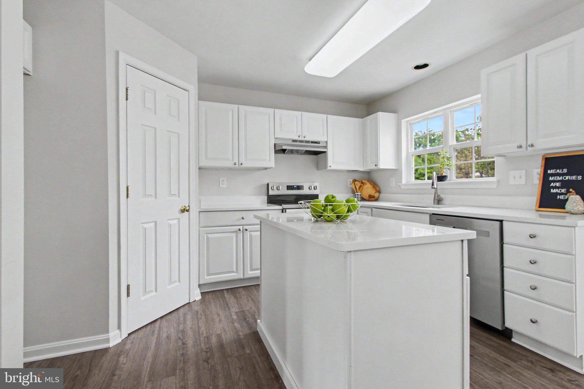 BISCAYNE WOODS - Residential