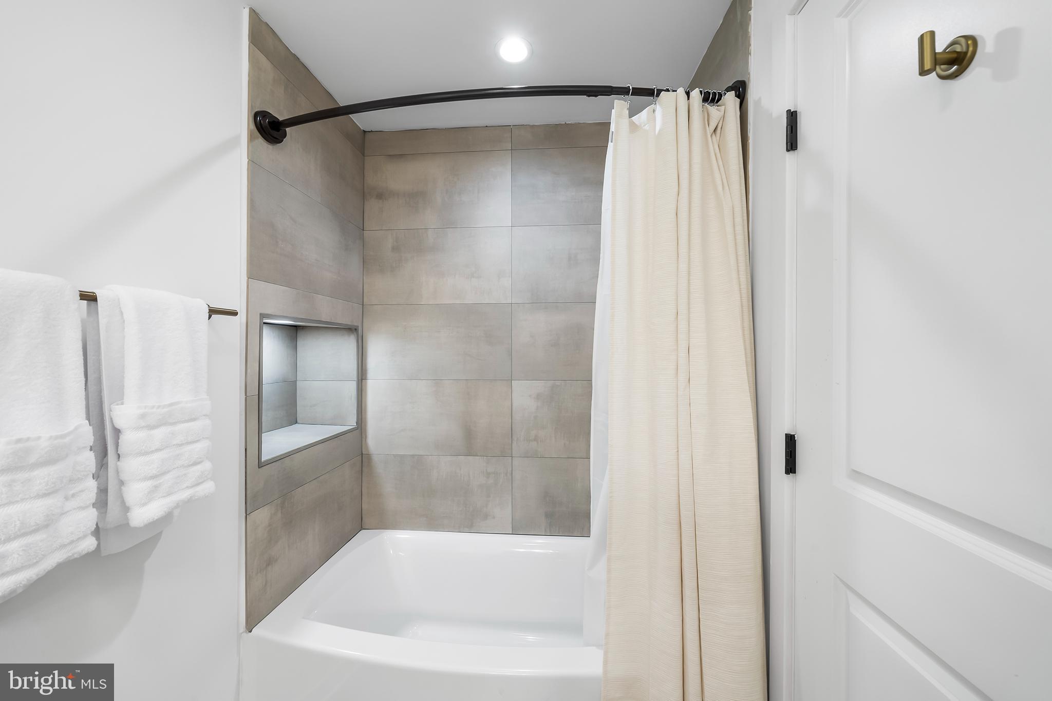 FAIRMOUNT - Residential