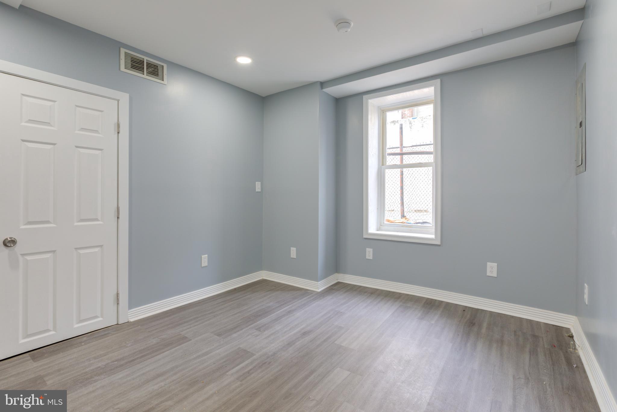 WEST OAK LANE - Residential