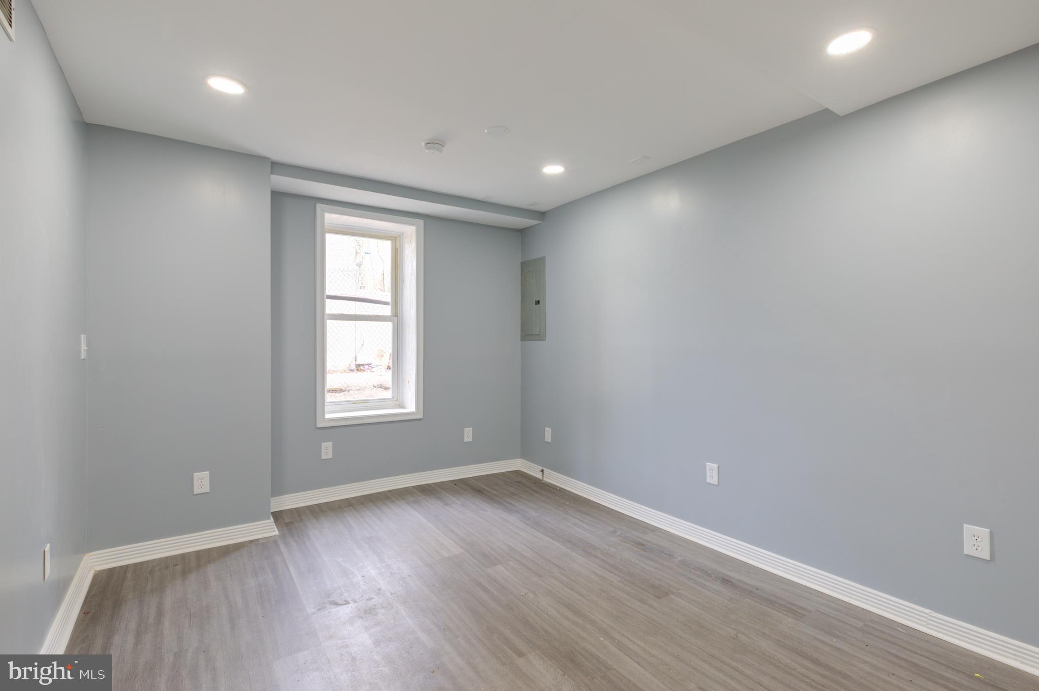 WEST OAK LANE - Residential
