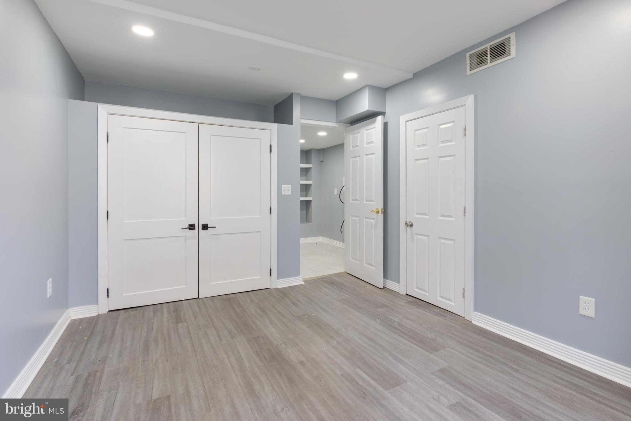 WEST OAK LANE - Residential