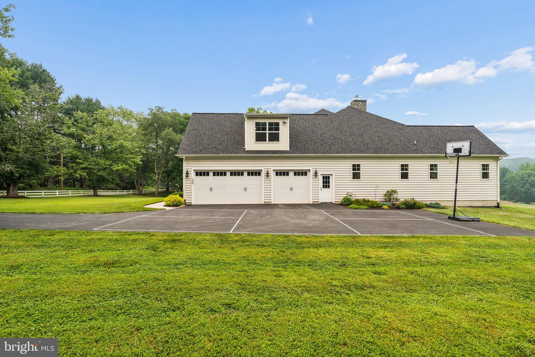 BUNKER HILL ESTATES - Residential