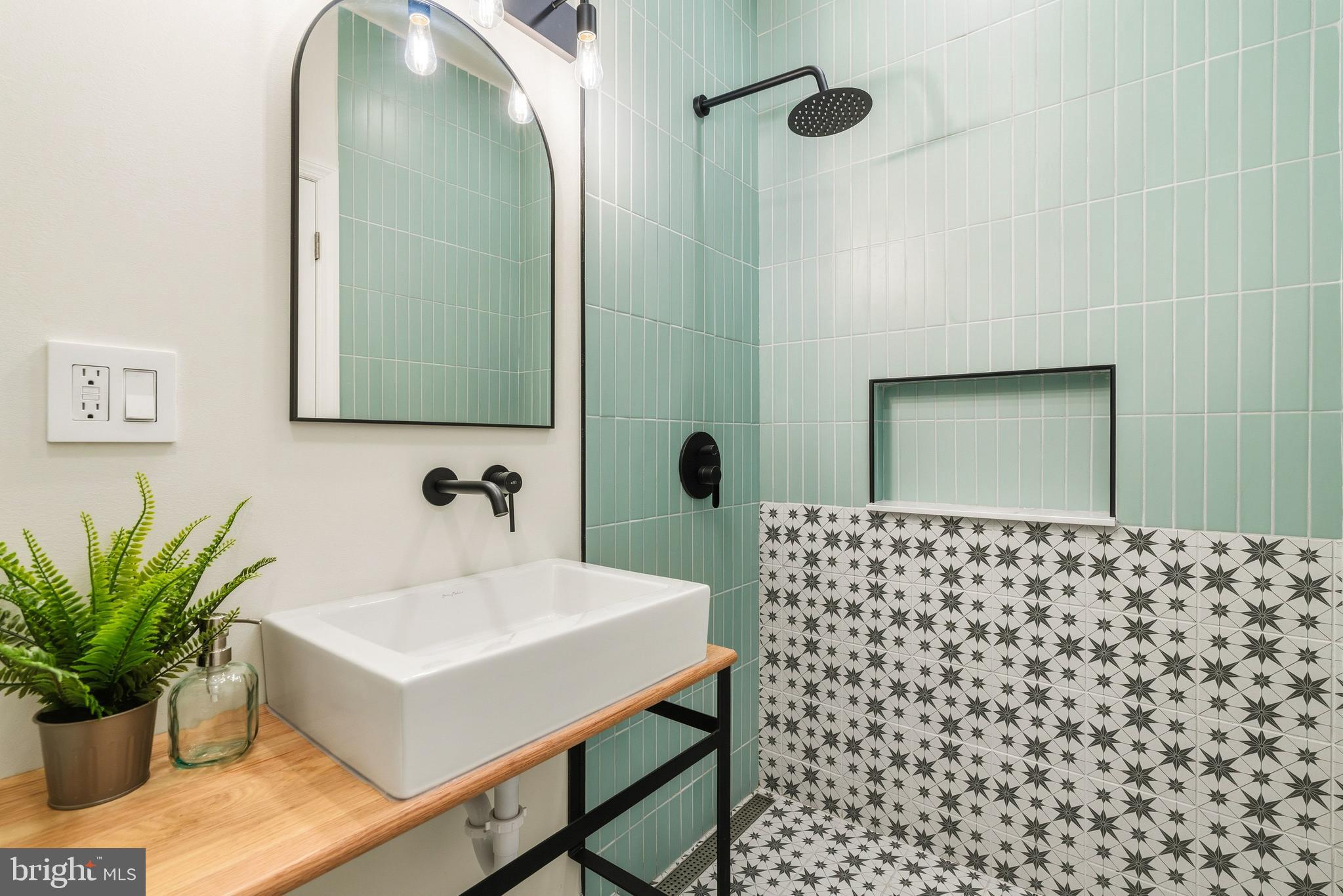 PASSYUNK SQUARE - Residential