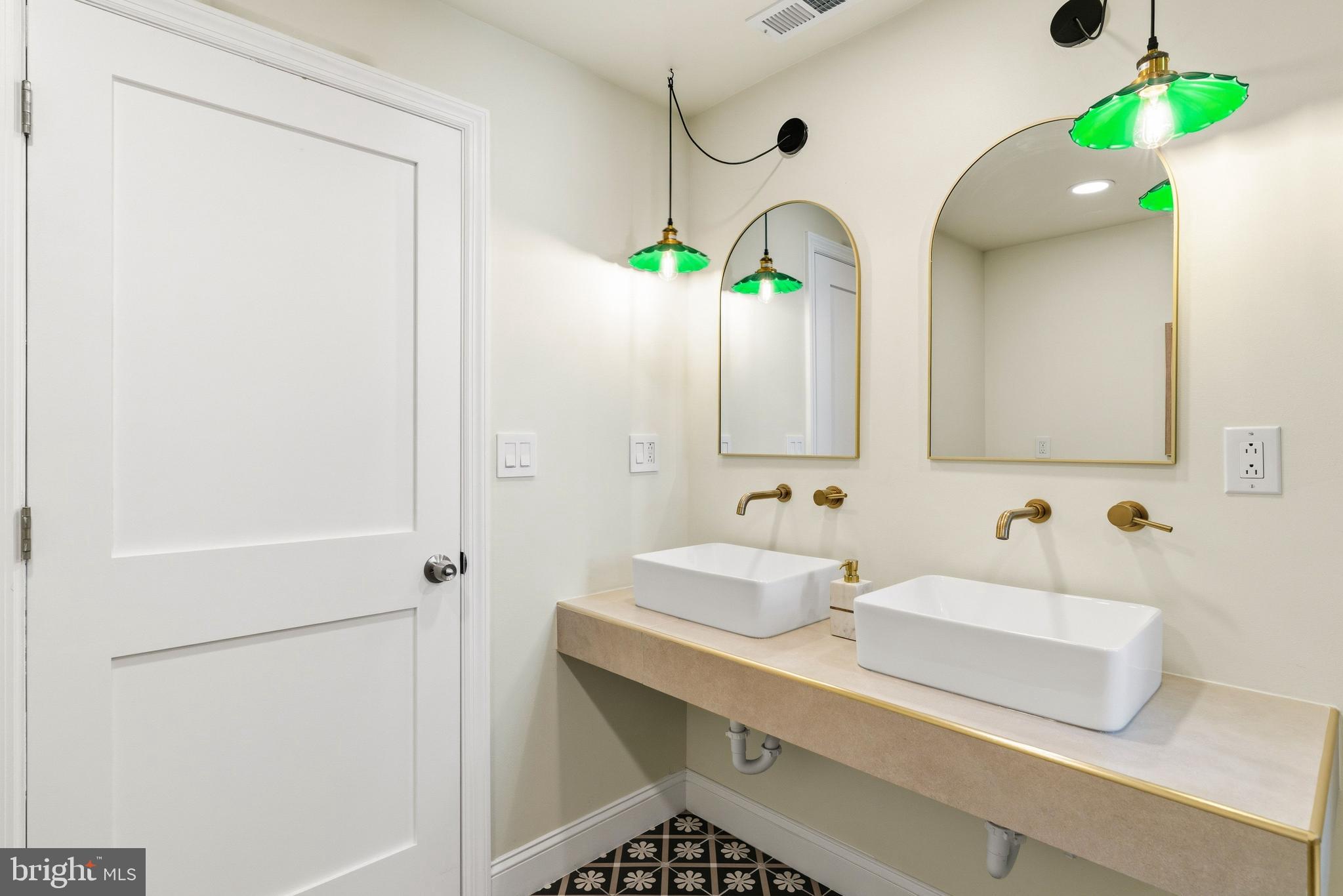 PASSYUNK SQUARE - Residential