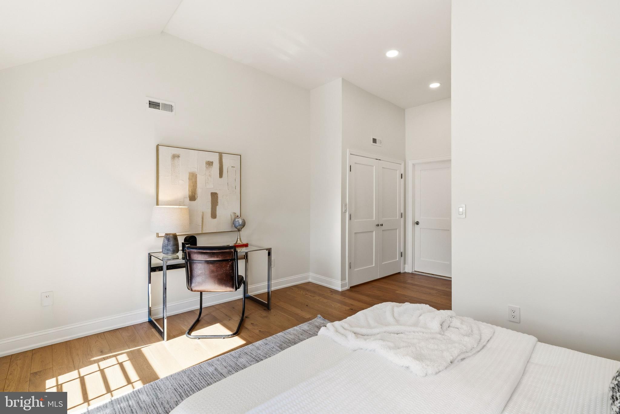 PASSYUNK SQUARE - Residential