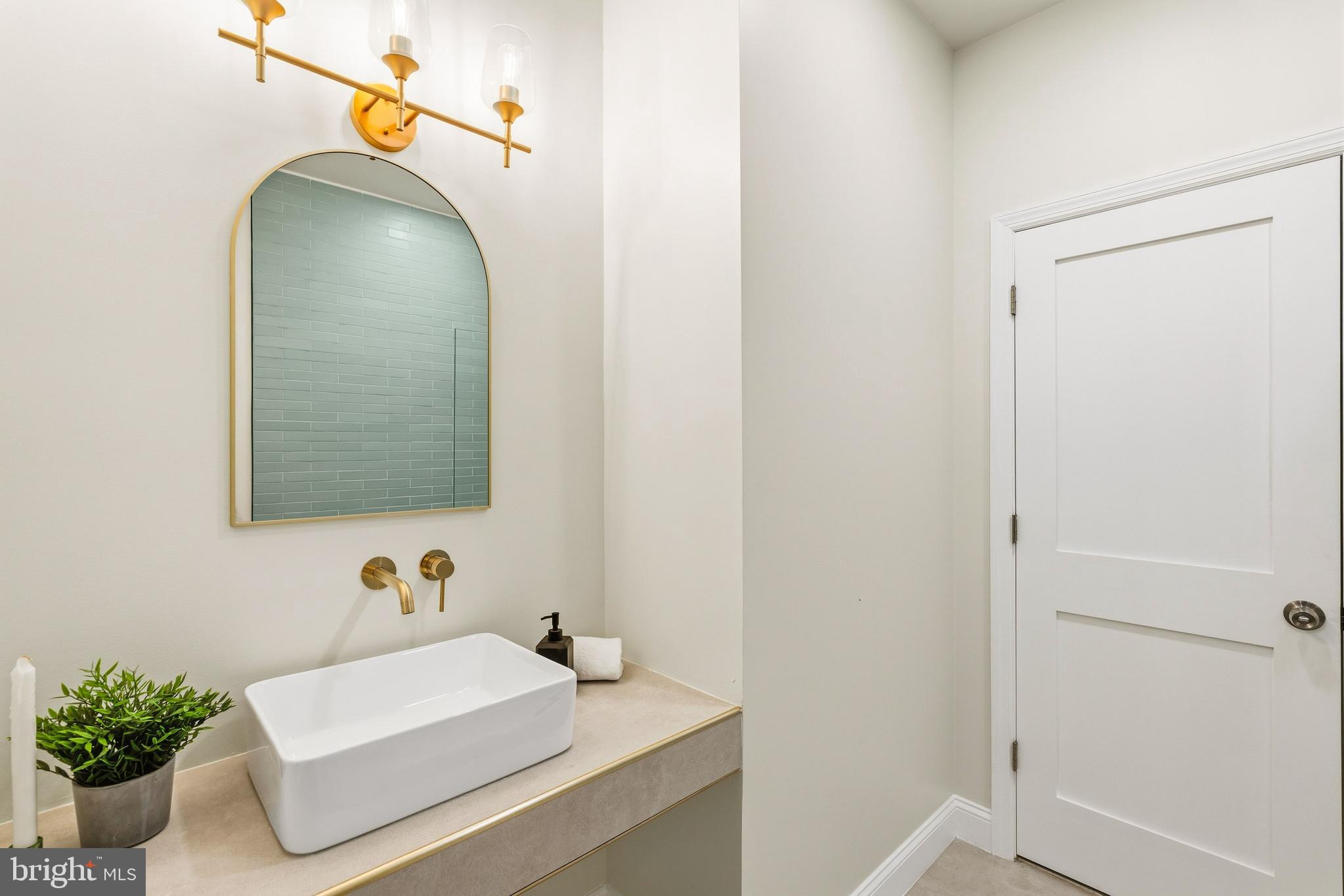 PASSYUNK SQUARE - Residential
