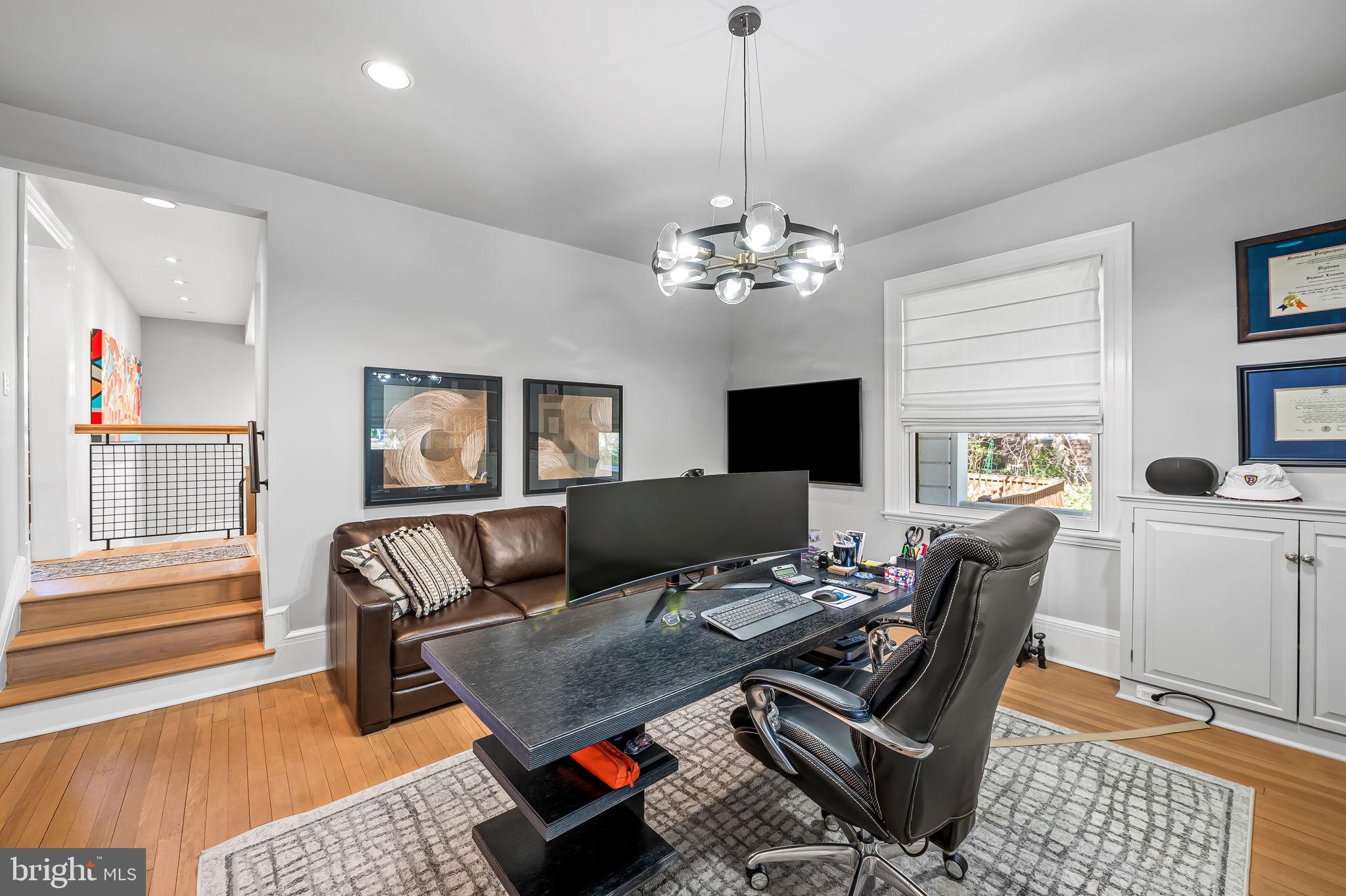 ROLAND PARK - Residential