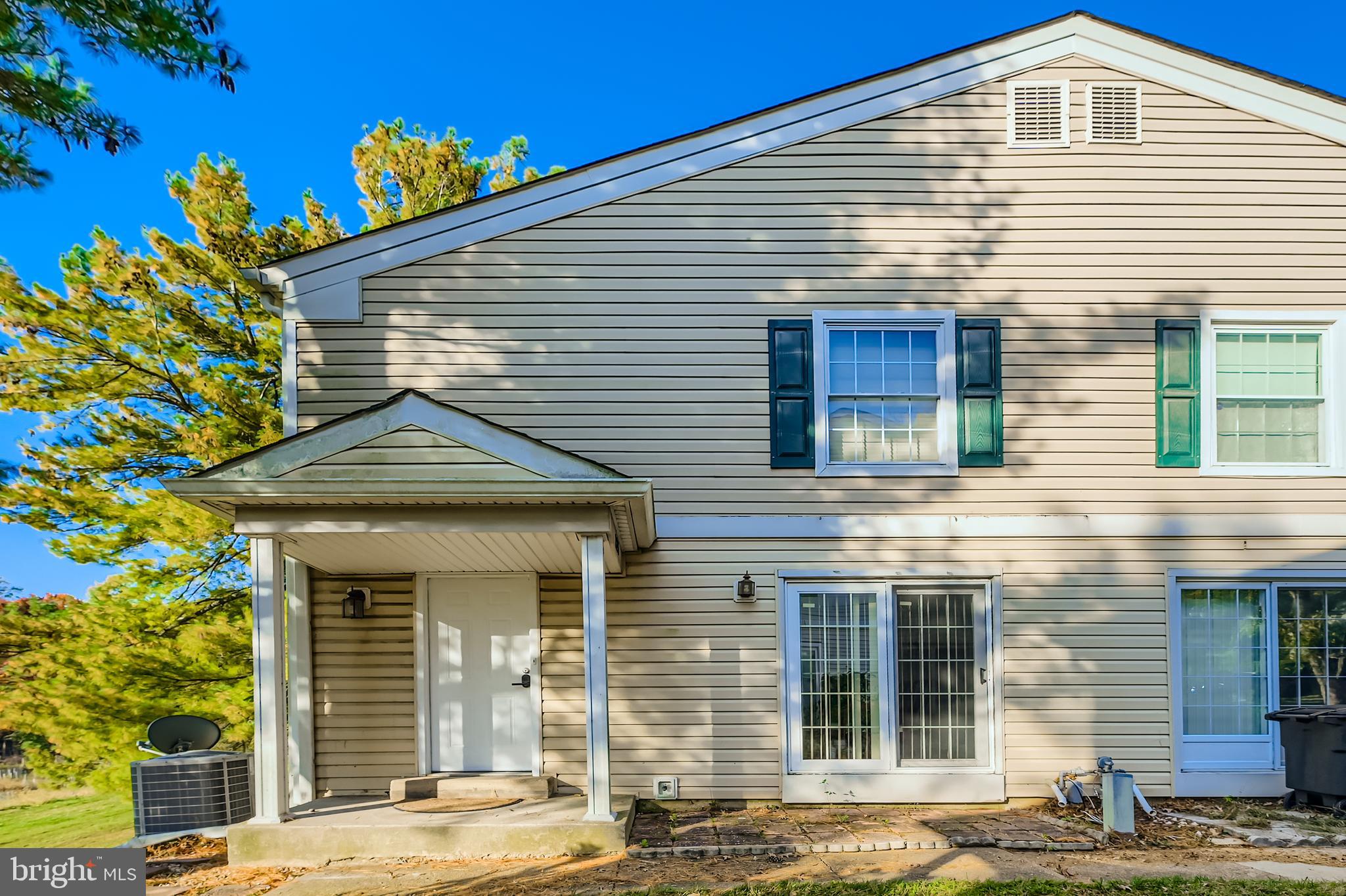 Beautifully maintained unit featuring scenic views of open space and the community pool. The kitchen offers a new countertop and electric stove. Updated full bathroom with a heated floor. The finished basement includes a spacious family room and laundry area. Ideally located in a quiet, peaceful setting.