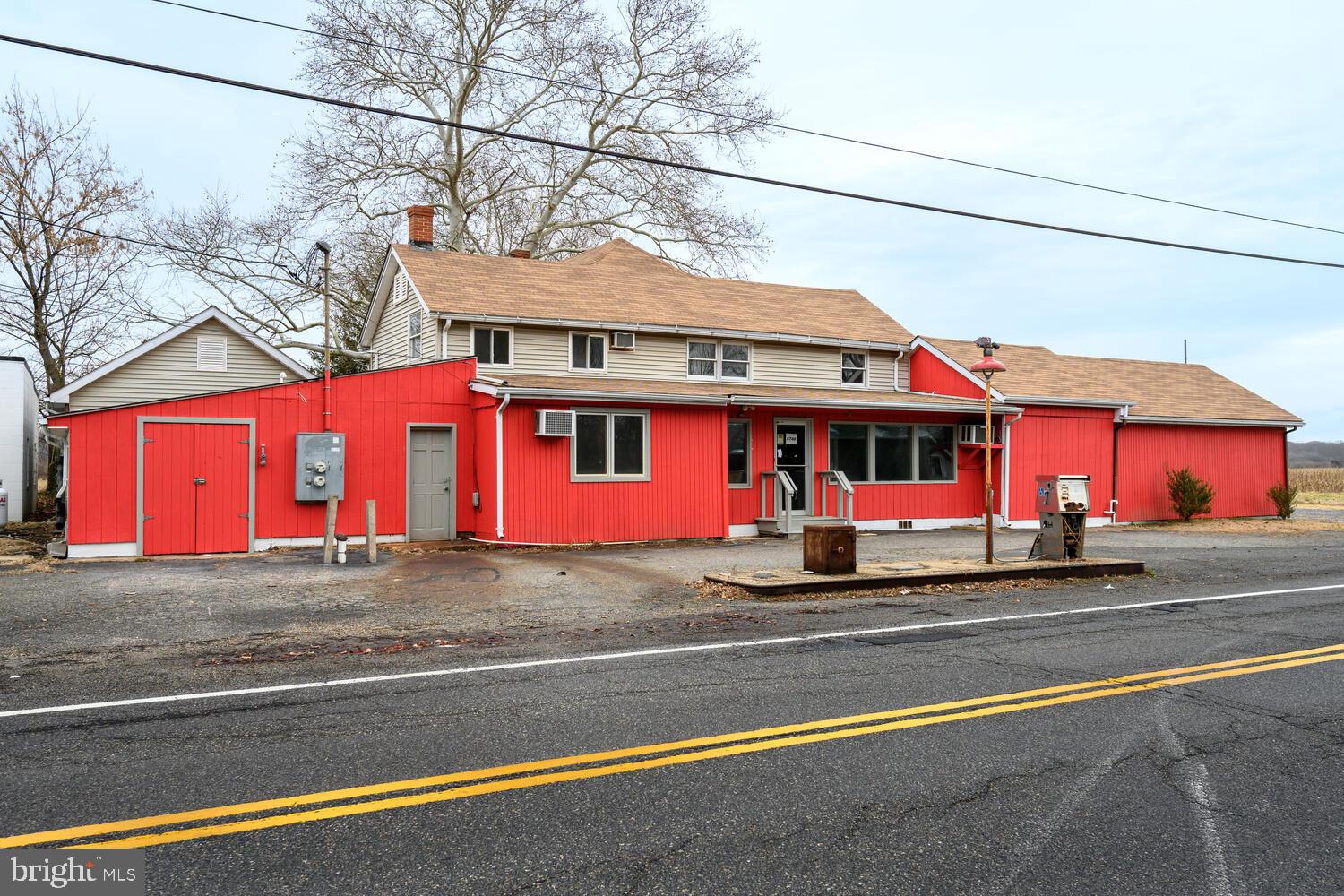 QUAKER NECK - Residential