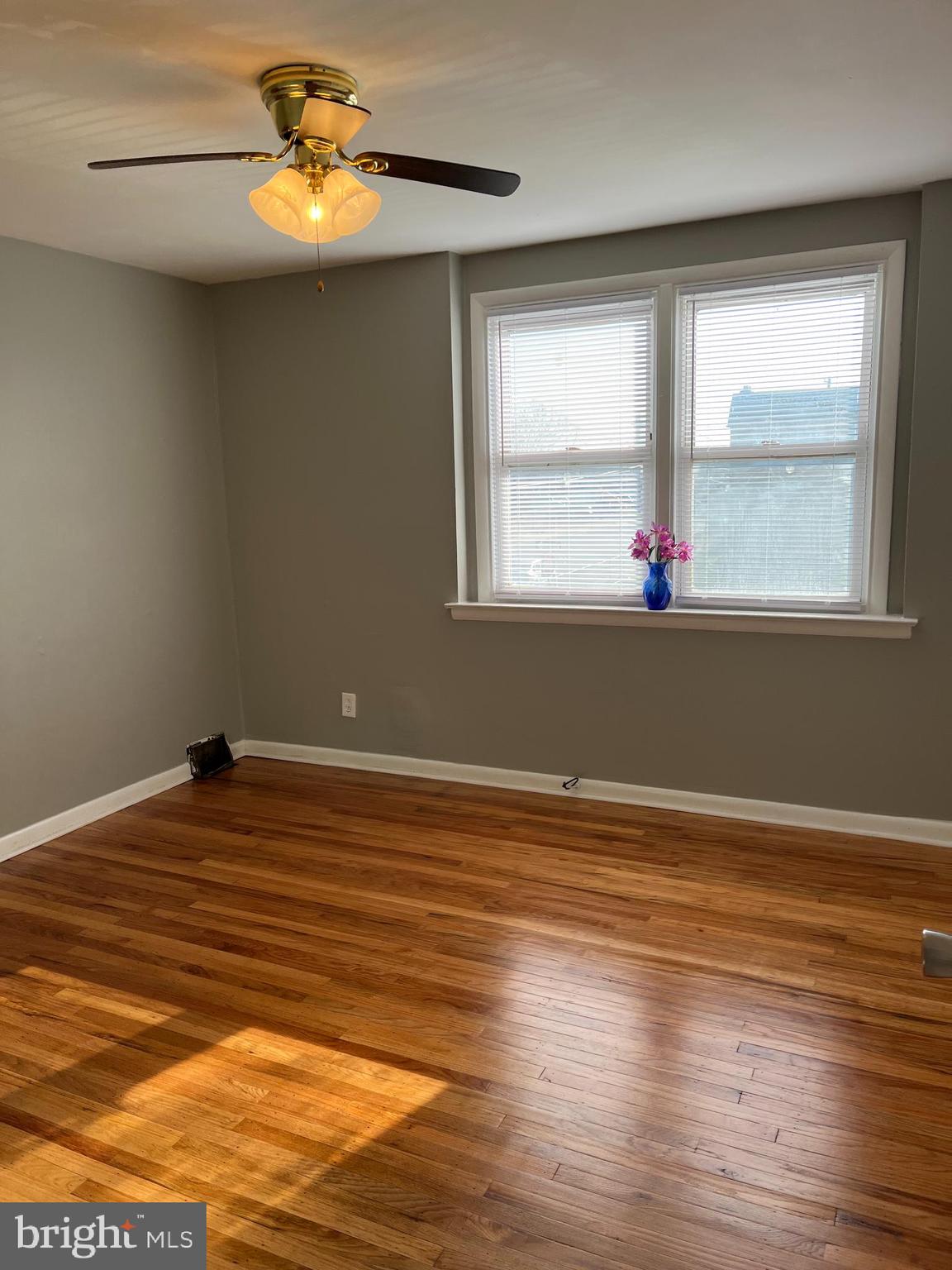UPPER HOLMESBURG - Residential Lease