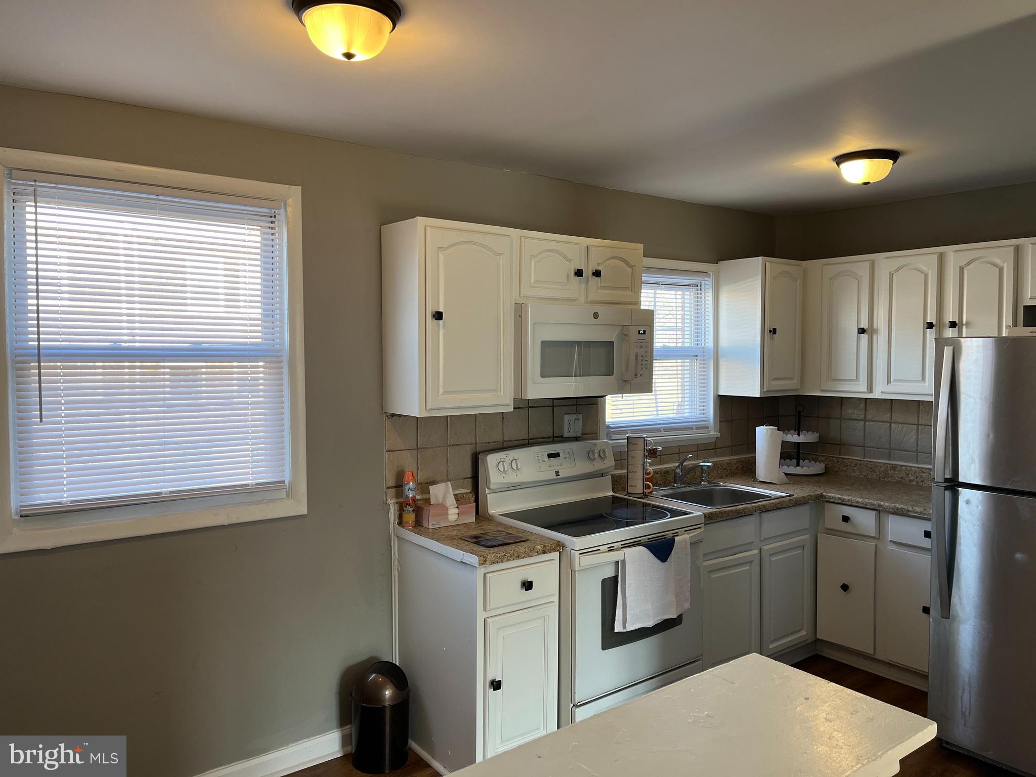 UPPER HOLMESBURG - Residential Lease