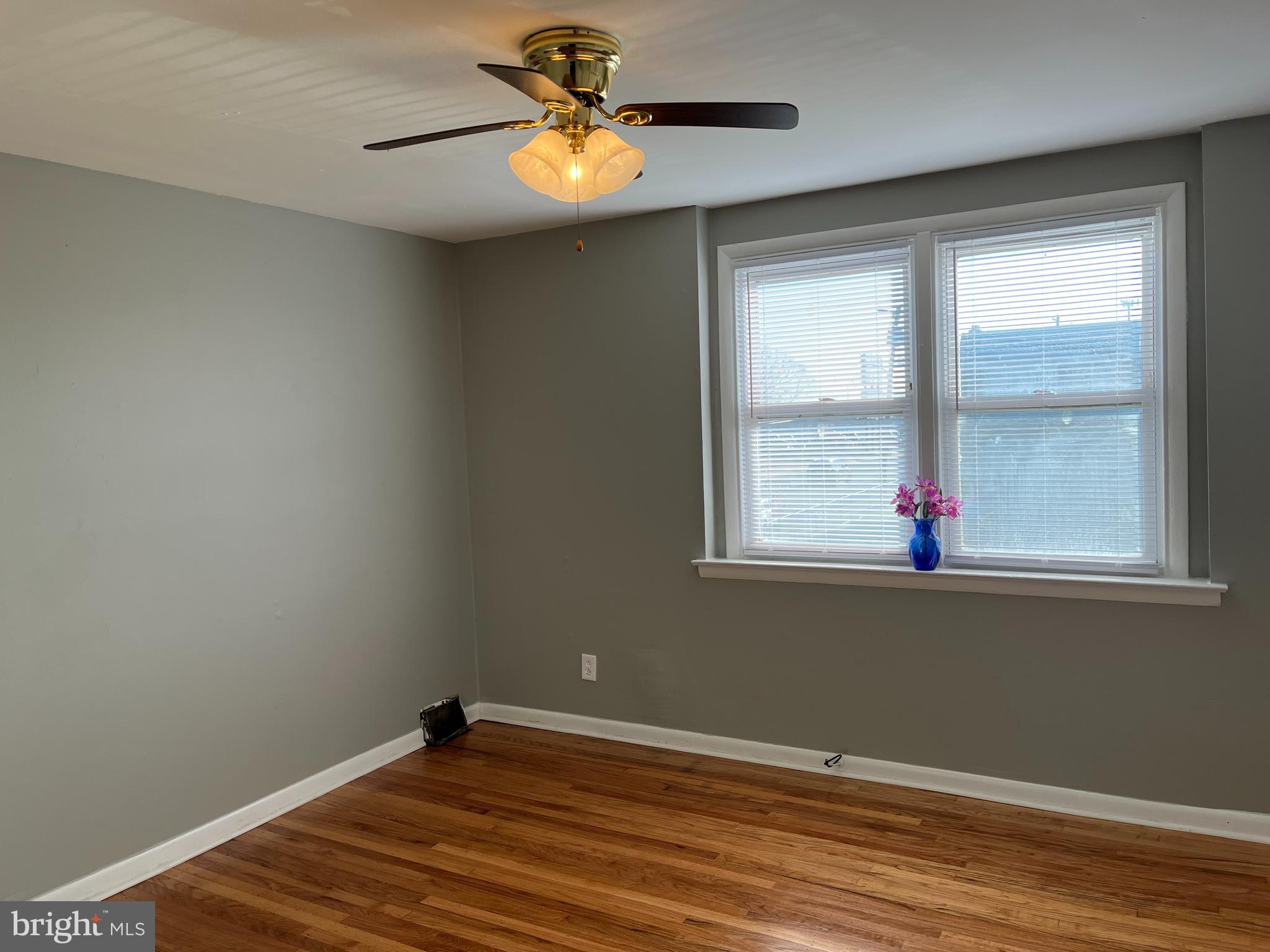 UPPER HOLMESBURG - Residential Lease