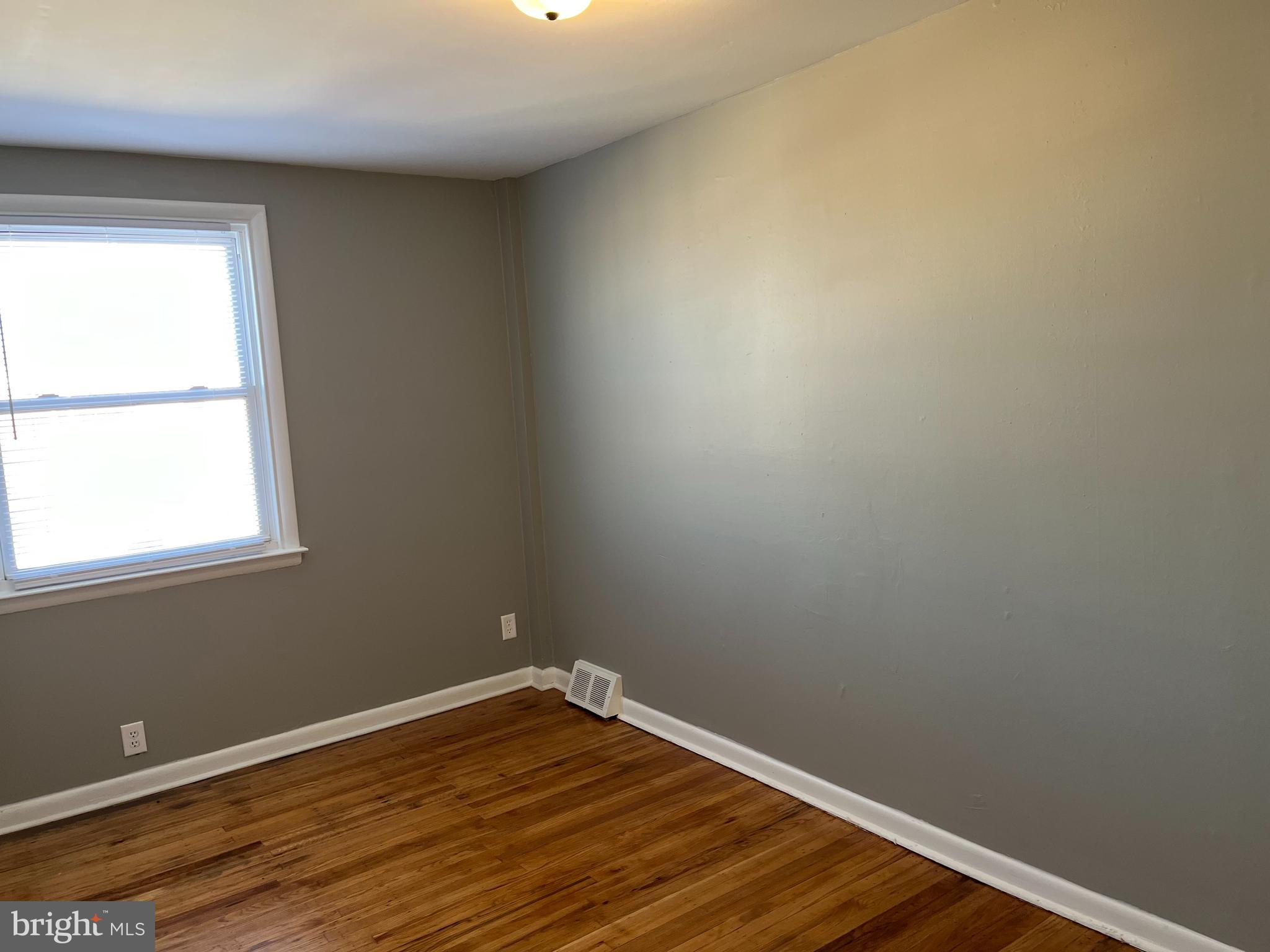 UPPER HOLMESBURG - Residential Lease
