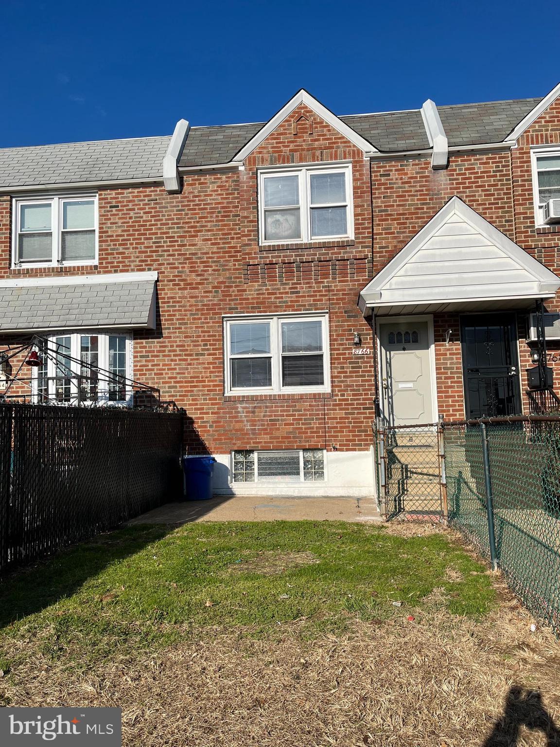 UPPER HOLMESBURG - Residential Lease