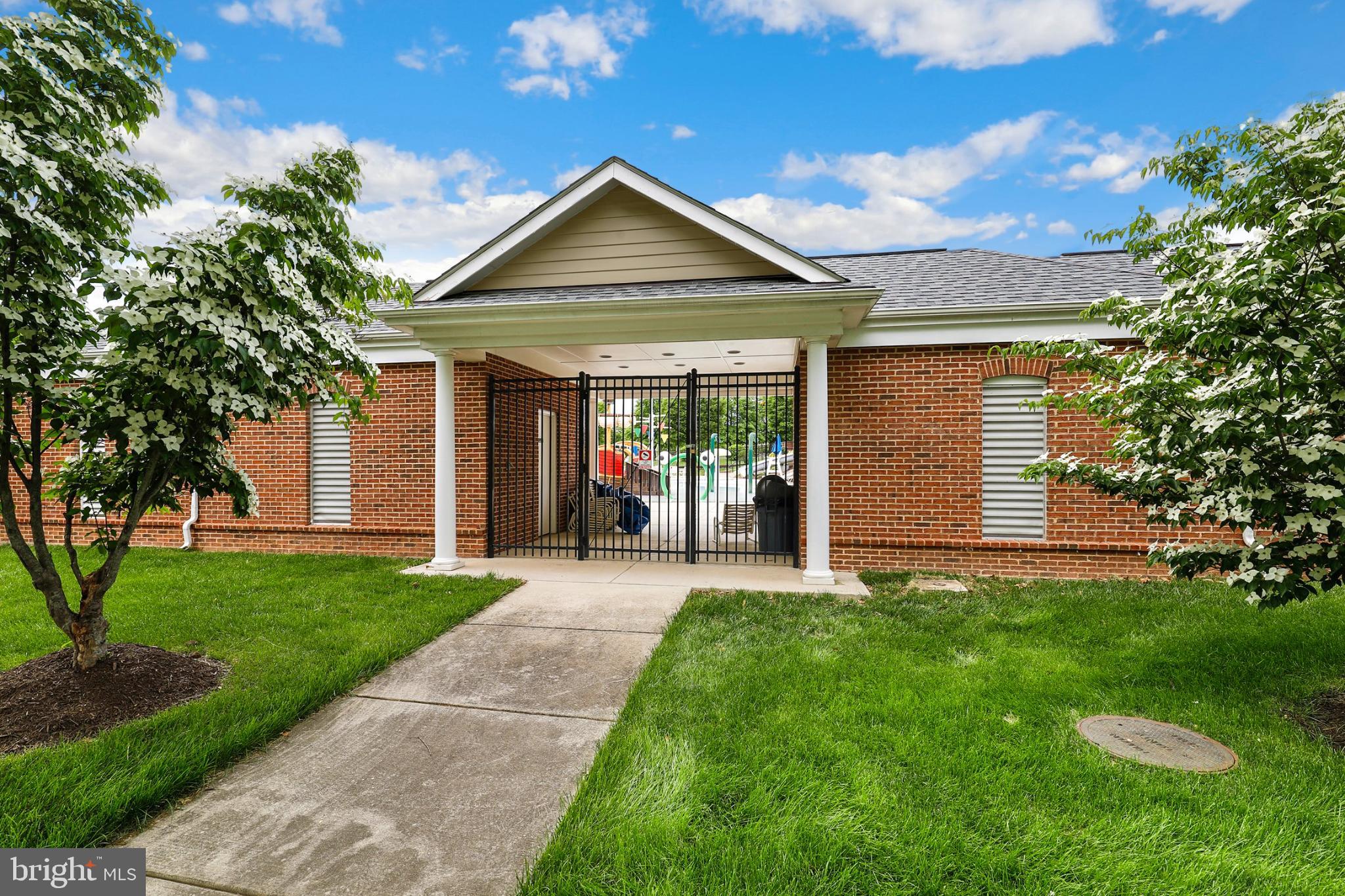 SOUTH RIDING - Residential