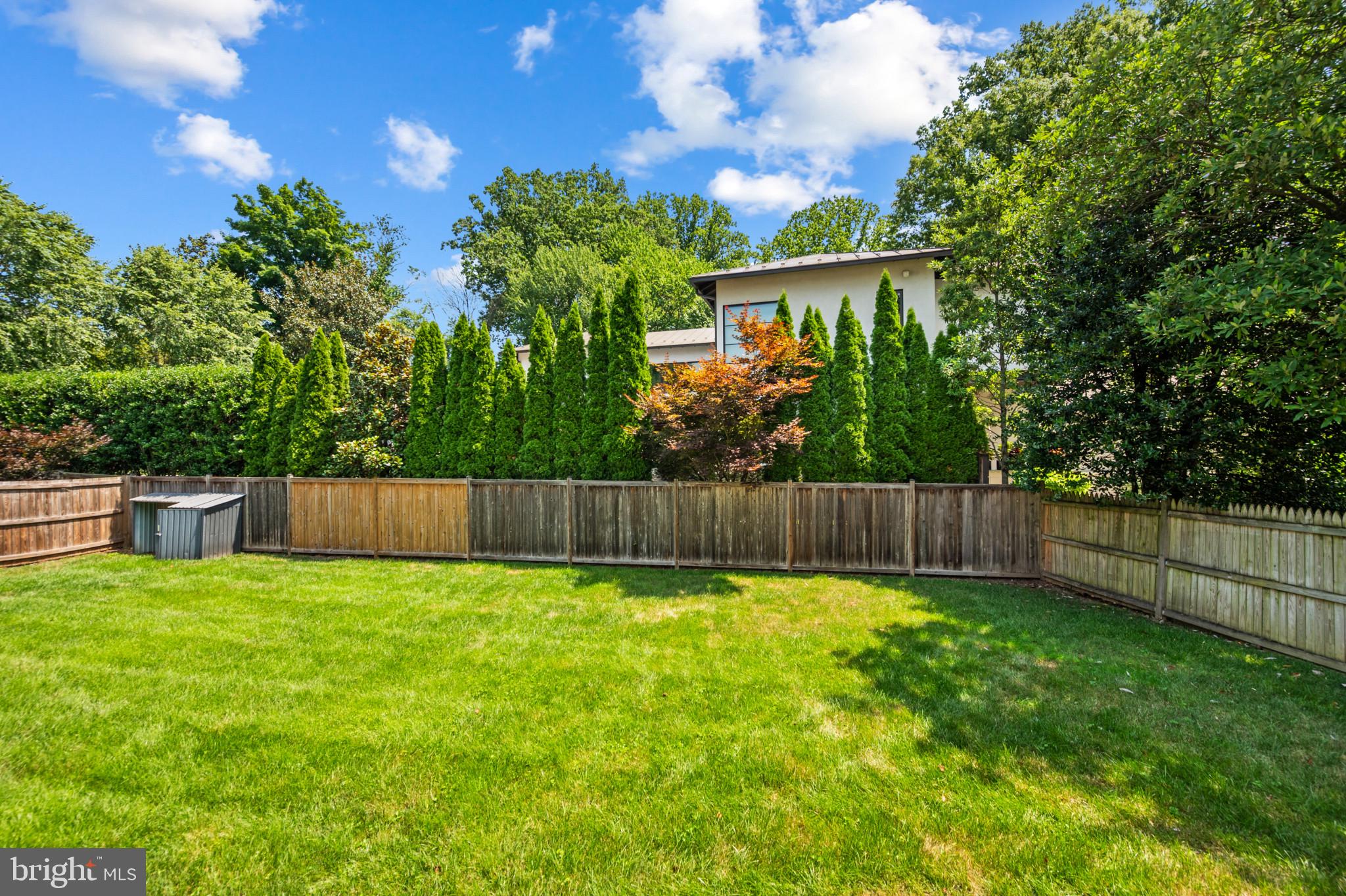 BRADLEY HILLS - Residential