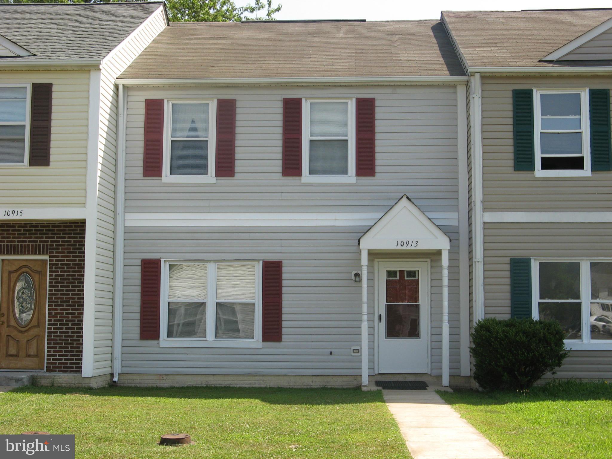 This is a well maintained 3 bedroom 2.5 bath all vinyl siding home with a nicely fenced in back yard. New heat pump, young water heater, new carpet in living room, laundry on main level. Conveniently located with easy commute to schools and shopping.
