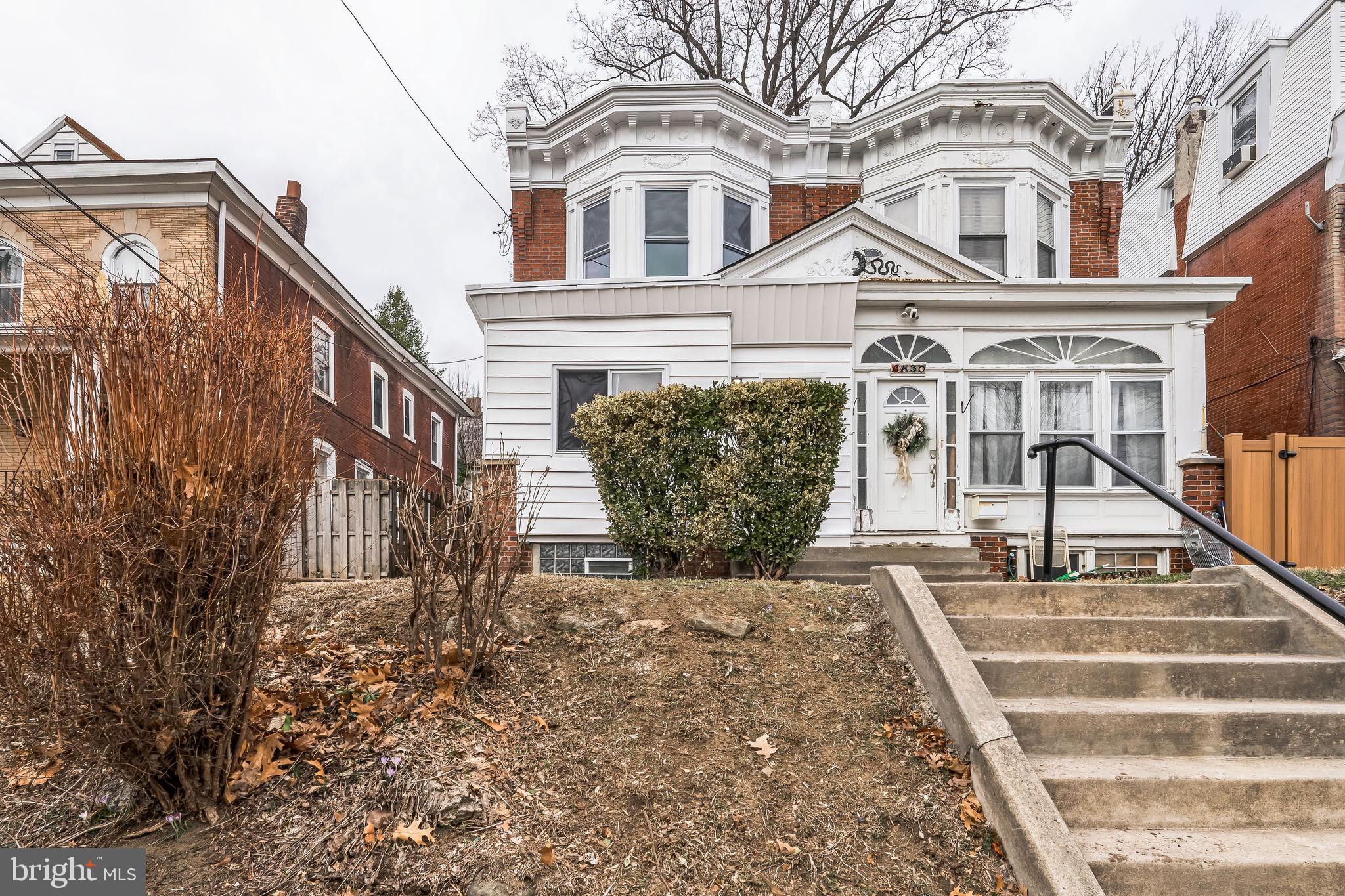 WEST OAK LANE - Residential
