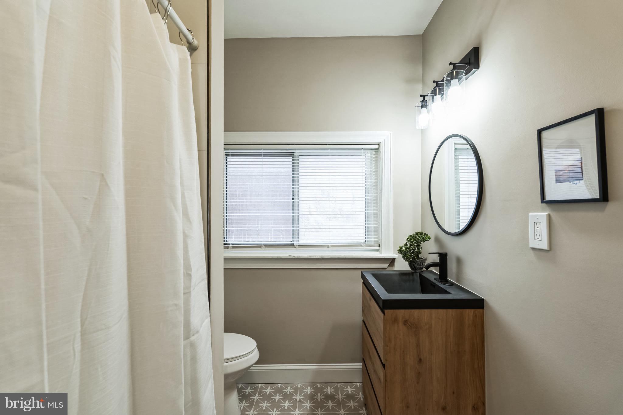 WEST OAK LANE - Residential