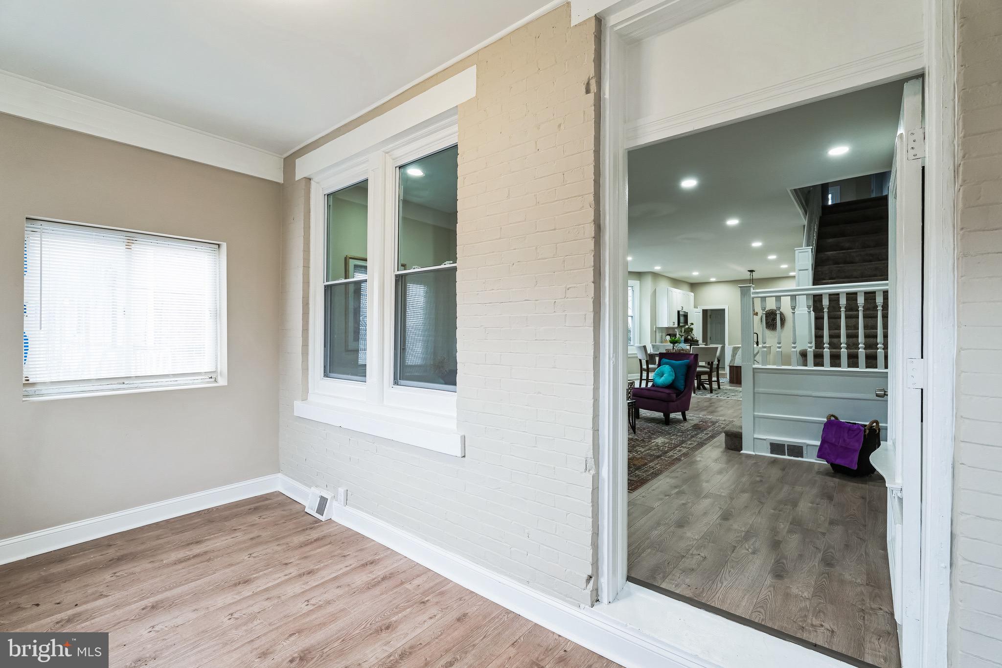 WEST OAK LANE - Residential