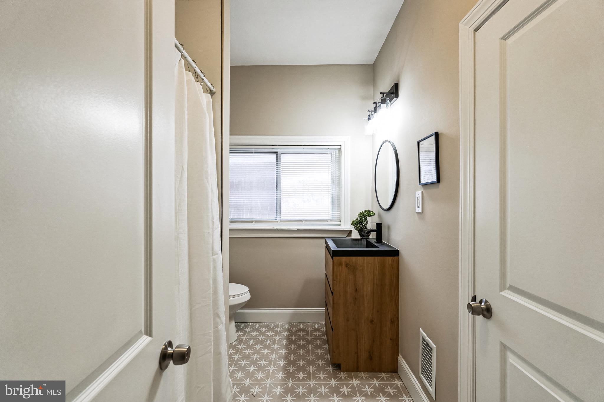 WEST OAK LANE - Residential