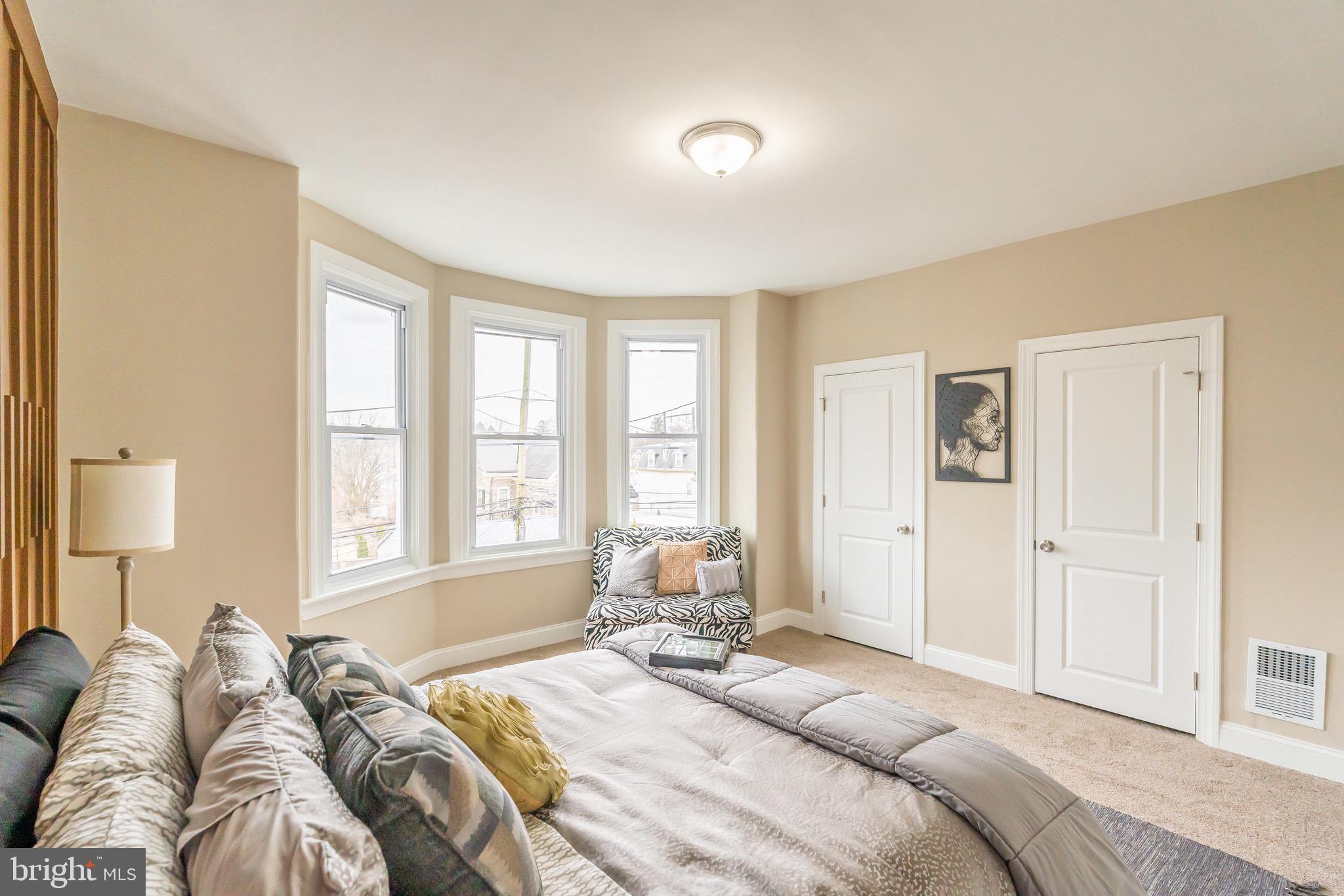 WEST OAK LANE - Residential