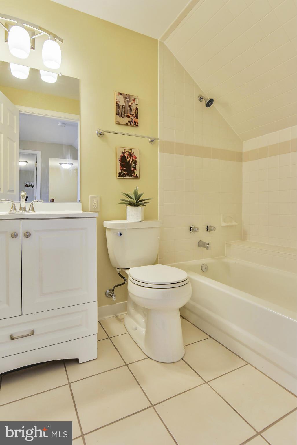 COLESVILLE FARM ESTATES - Residential Lease