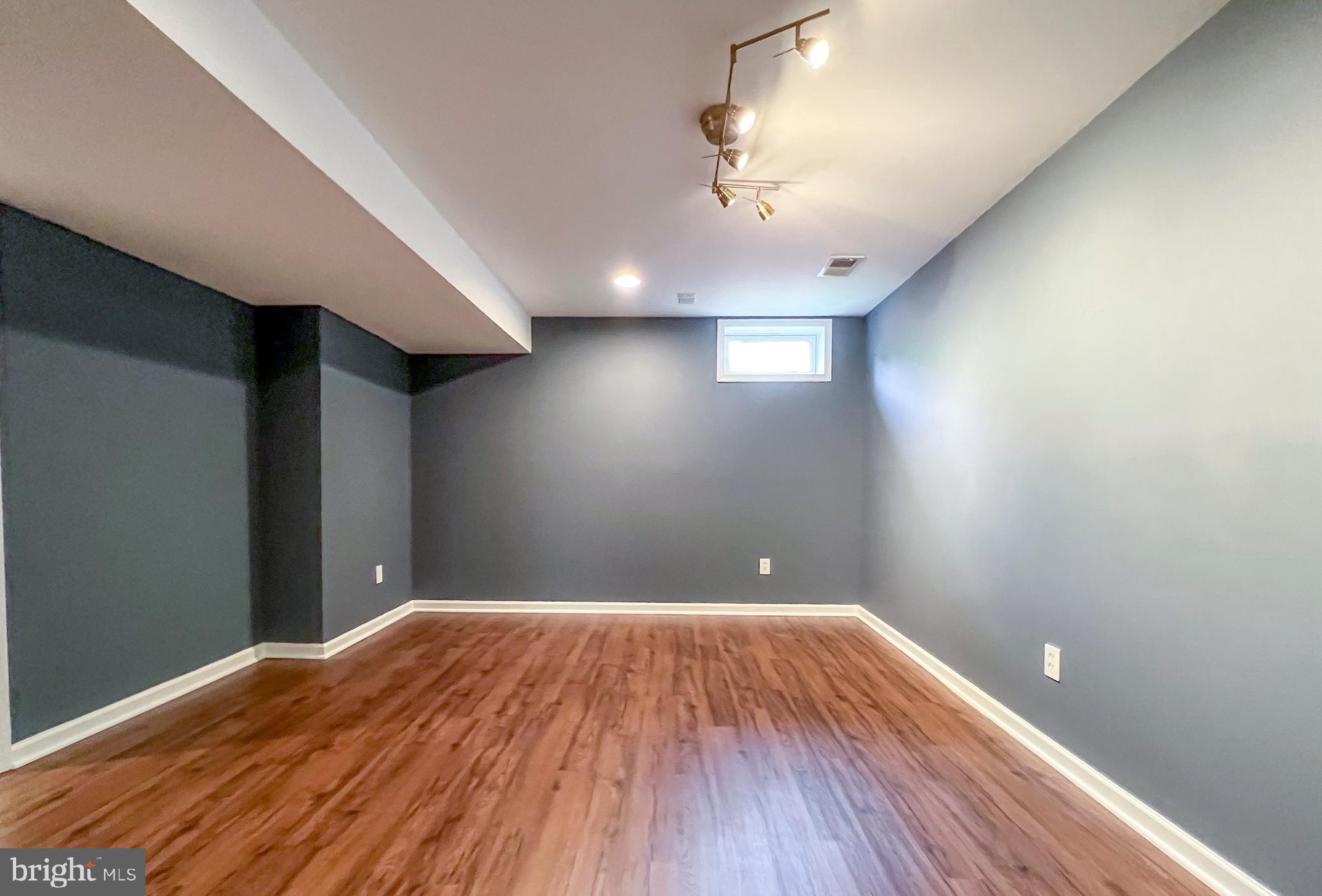 CENTREVILLE - Residential Lease