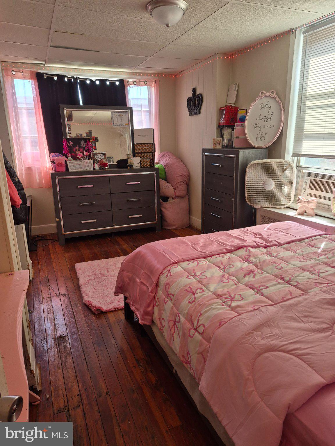 PHILADELPHIA (WEST) - Residential