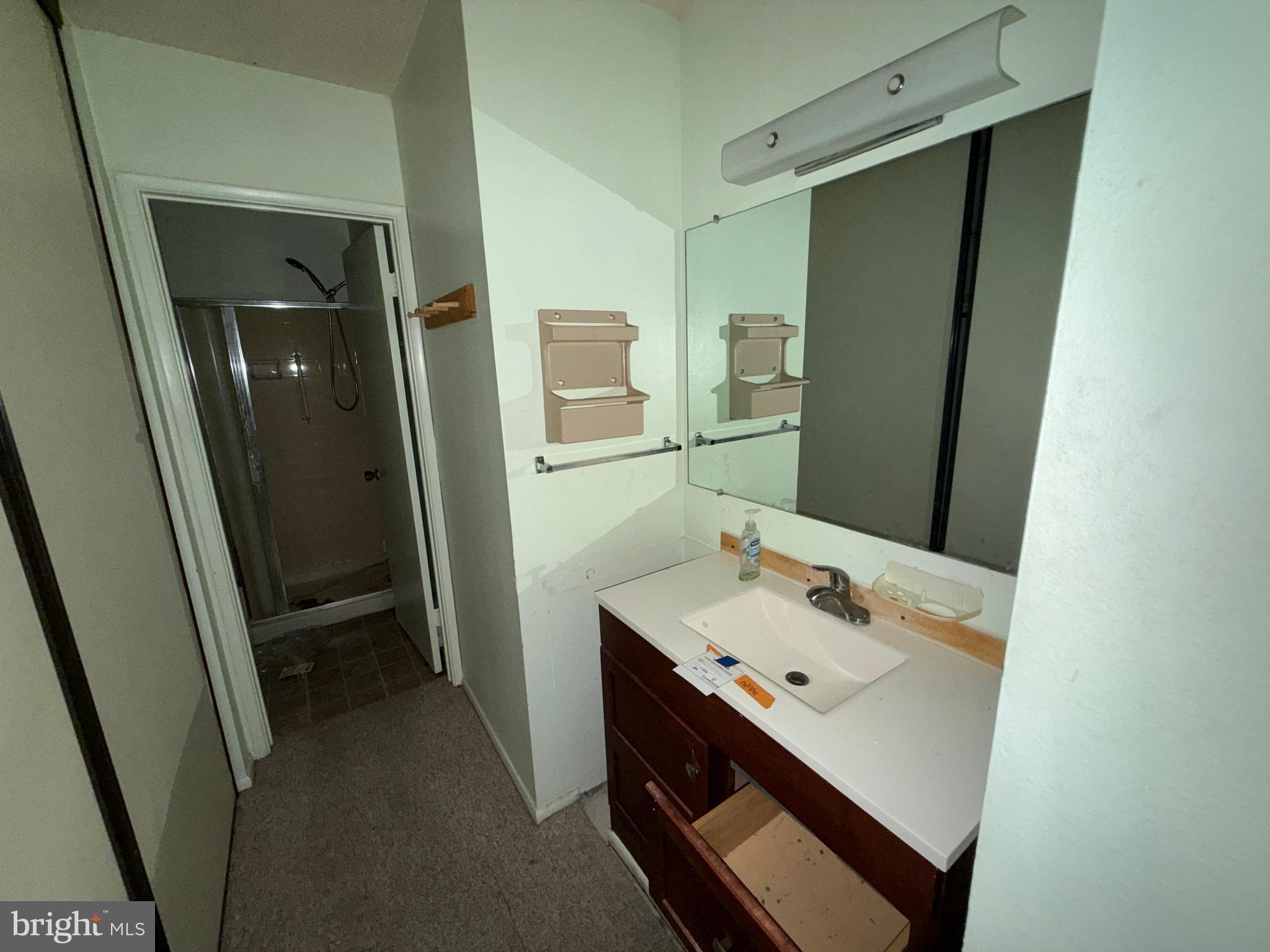 LEISURE WORLD - Residential