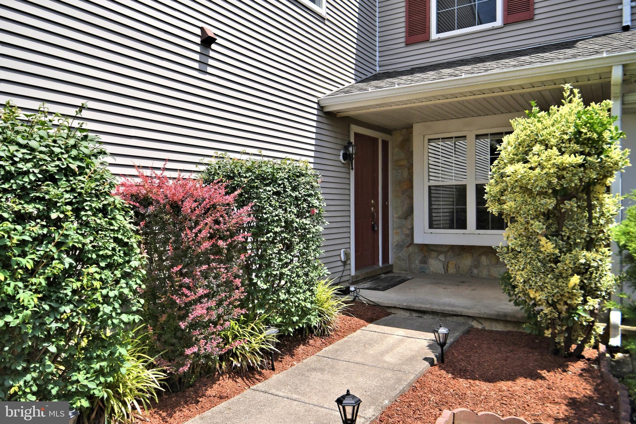 Fabulous Newtown Grant rental townhome that has been all re-done just for you! Move in next week and be settled in before school starts.
All brand new carpets throughout, all new stainless appliances and granite counters, and new updated bathrooms. All new, freshly painted throughout as well.
Every room has an ethernet port so you can easily work from home.
Attic is floored if you should need additional storage. All new HVAC so your utility bills are more manageable.