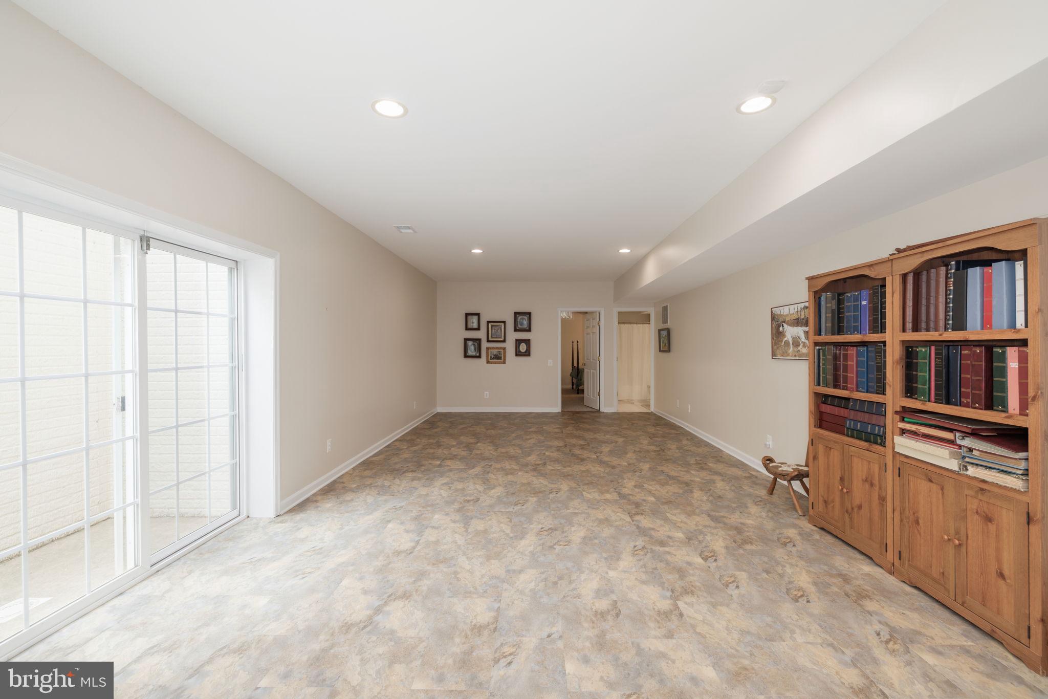 LAUREL HILL - Residential