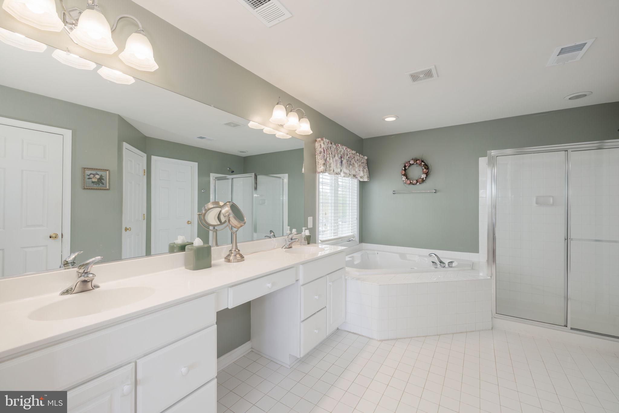 LAUREL HILL - Residential
