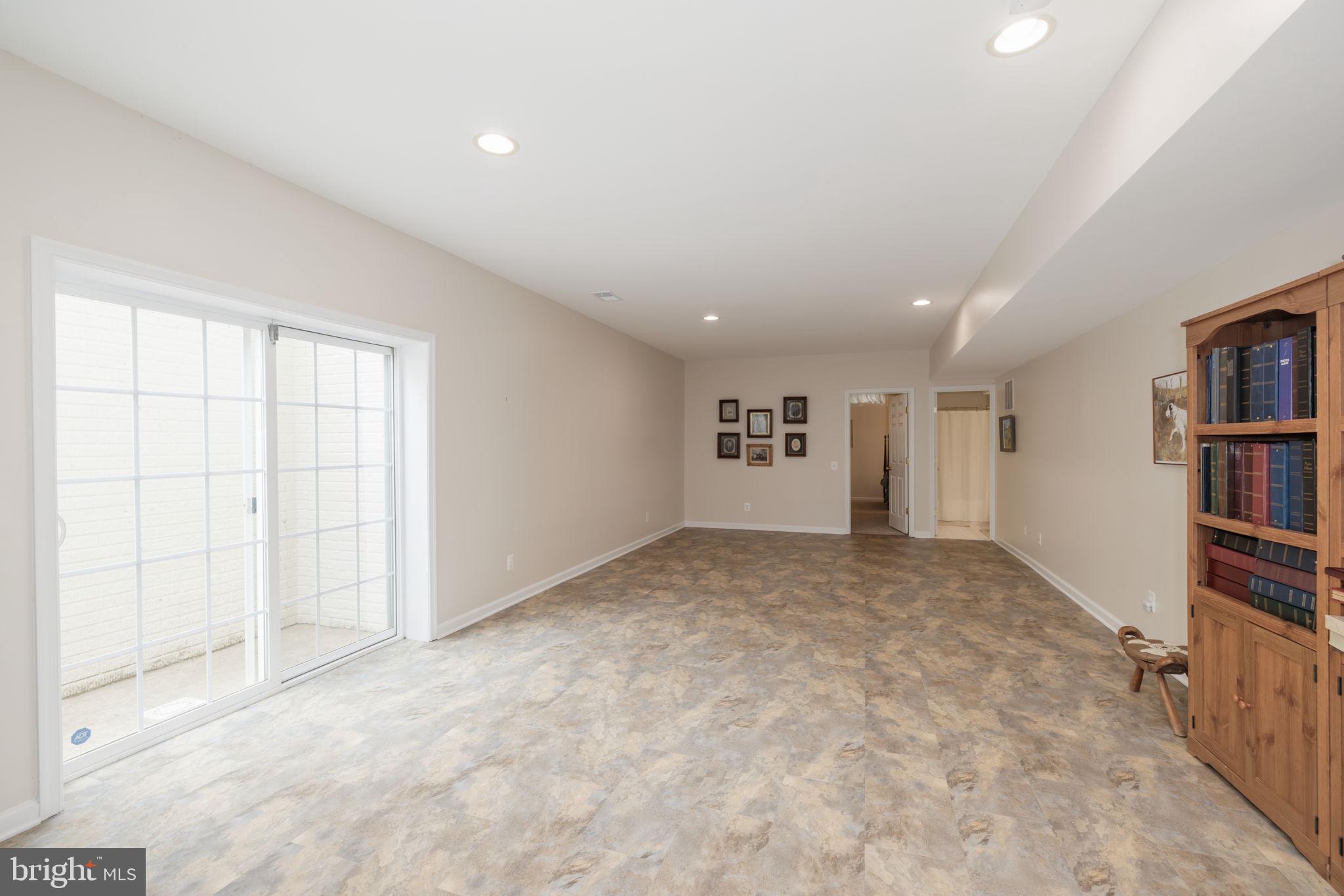 LAUREL HILL - Residential