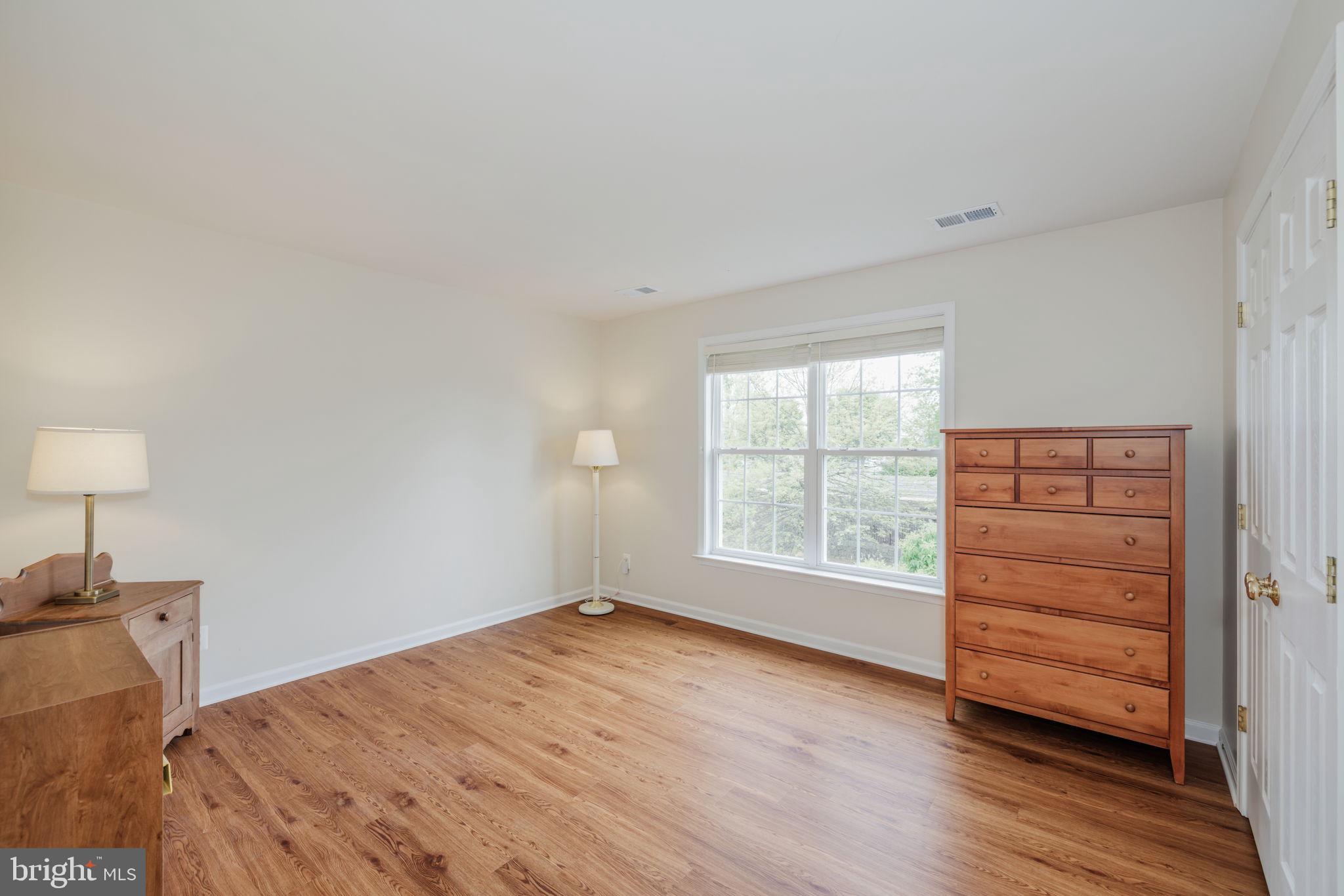 LAUREL HILL - Residential