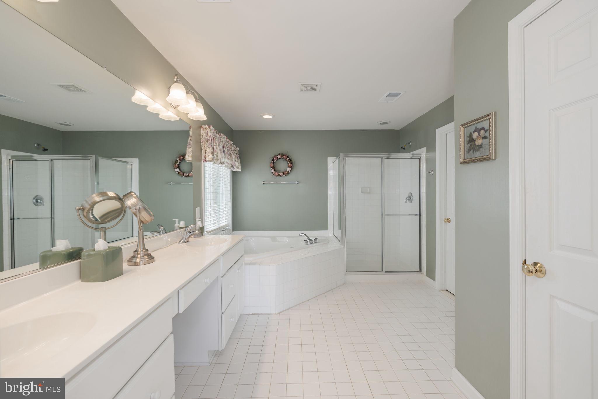 LAUREL HILL - Residential