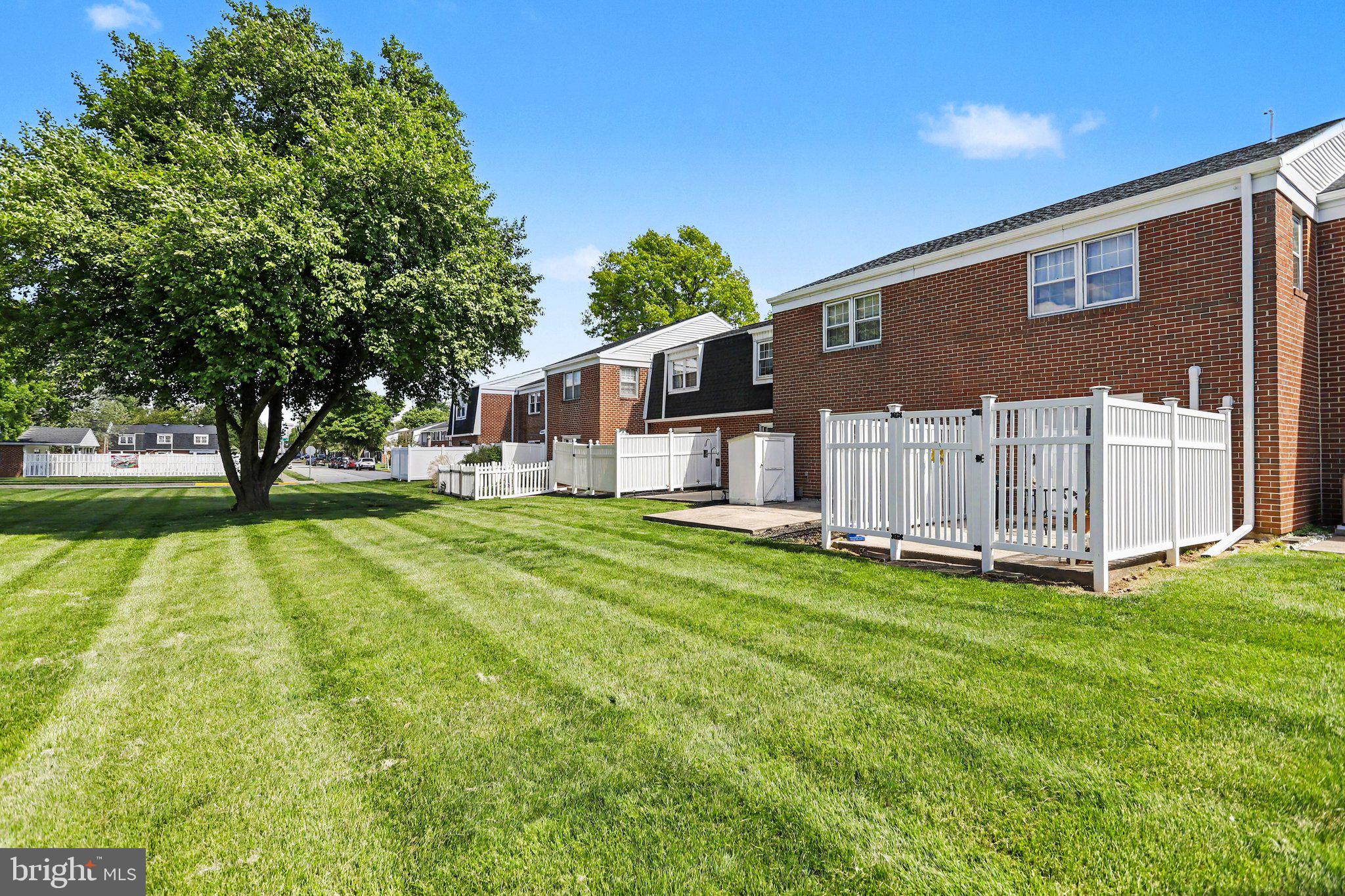 COLONY PARK CONDOS - Residential