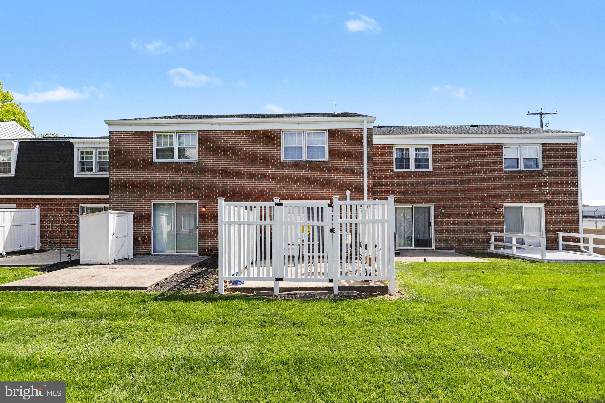 COLONY PARK CONDOS - Residential